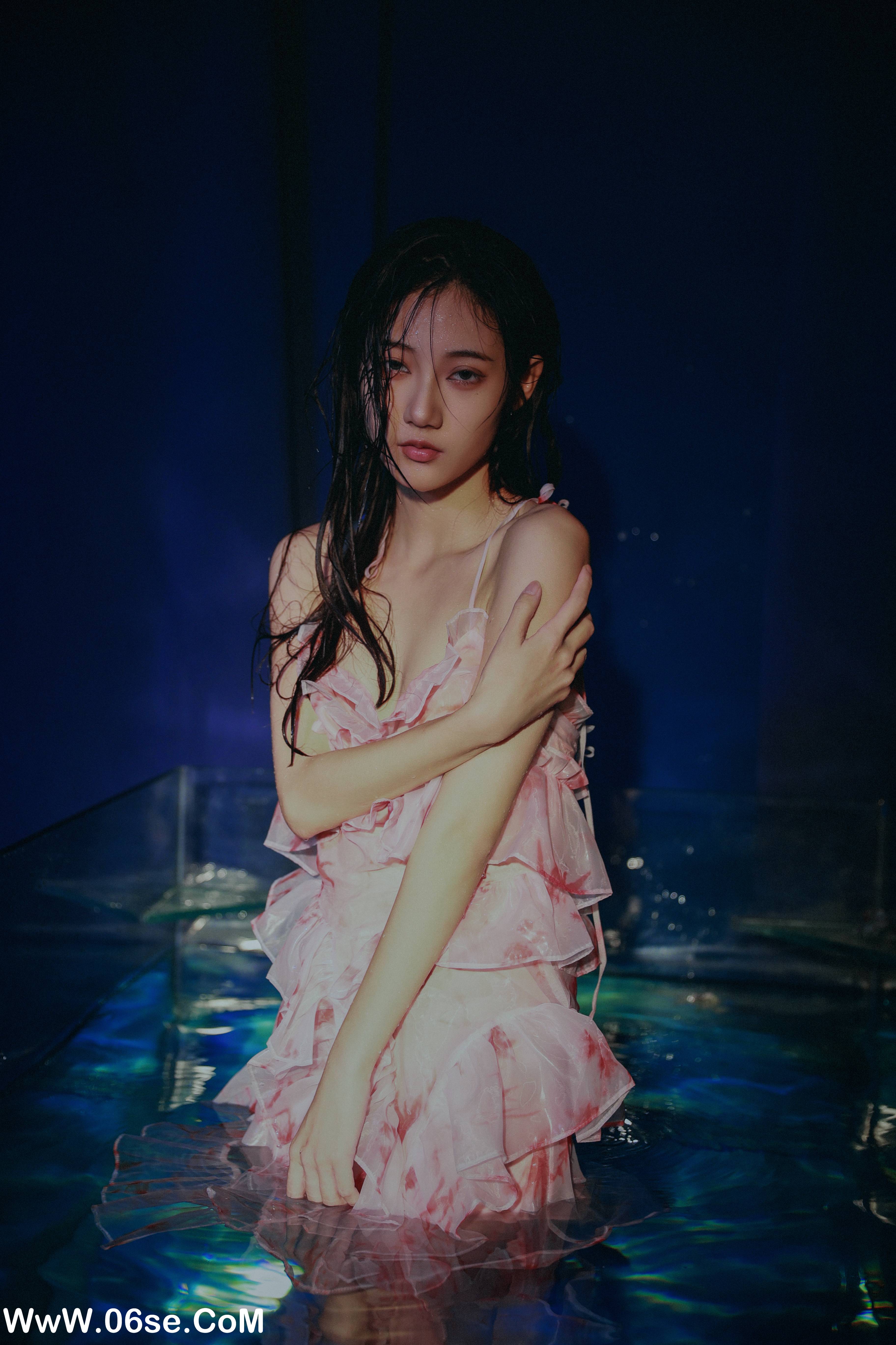 图片[39]-[YITUYU艺图语]2022.08.27 有人喜欢蓝 阿万[44+1P／644MB]-六色网
