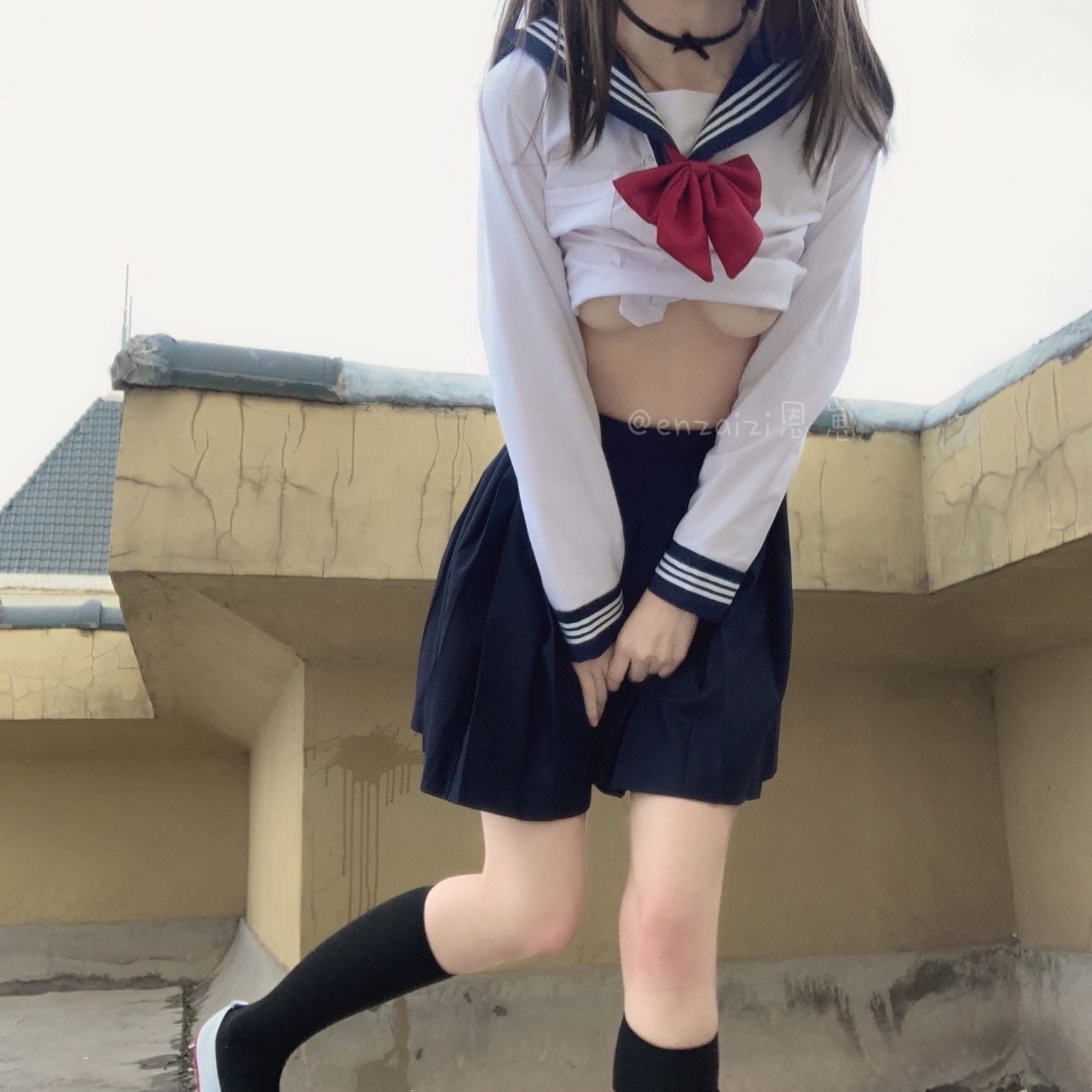 恩崽-天台水手服 60