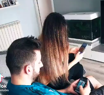 Cuando la piba te acecha sin que lo sepas Cuando la piba te acecha sin que lo sepas