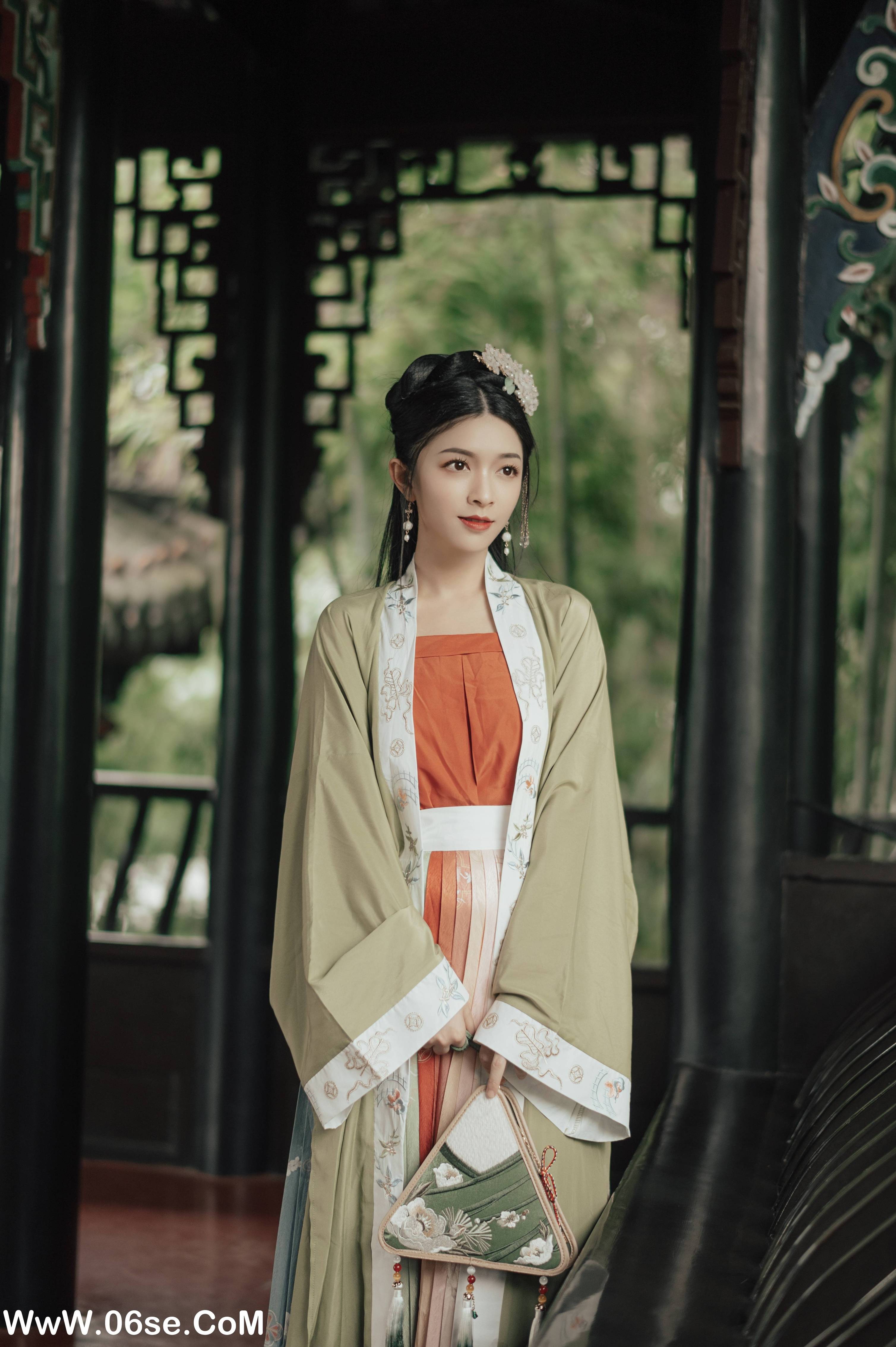 图片[30]-[YITUYU艺图语]2022.07.12 入江南 辛冉[32+1P／356MB]-六色网