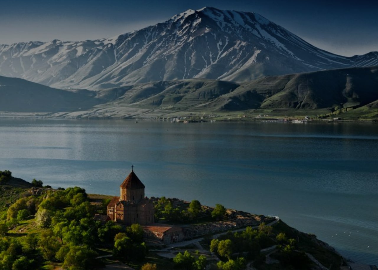 Озеро Севан Армения лето