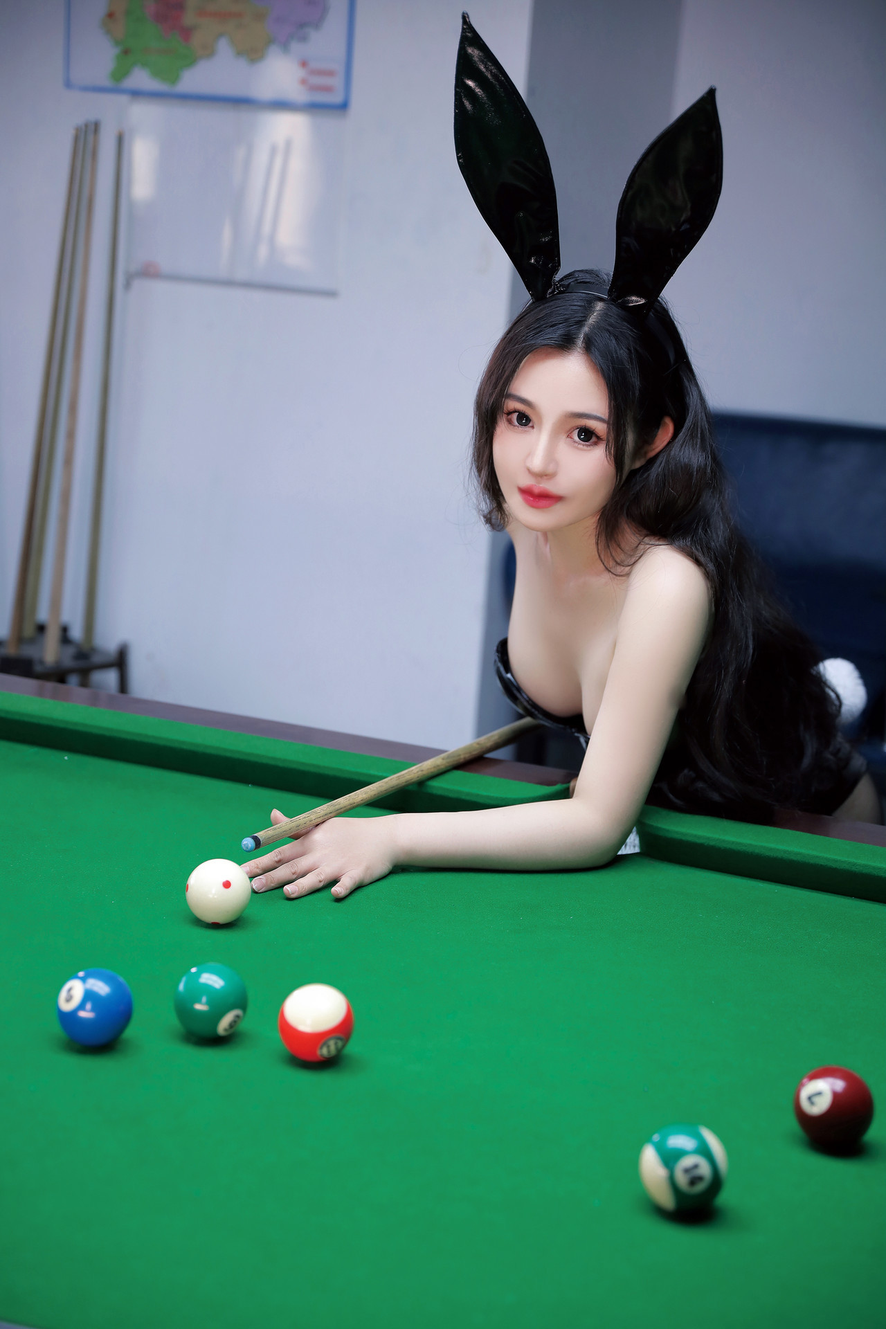 Cosplay 桃暖酱 台球女郎 5