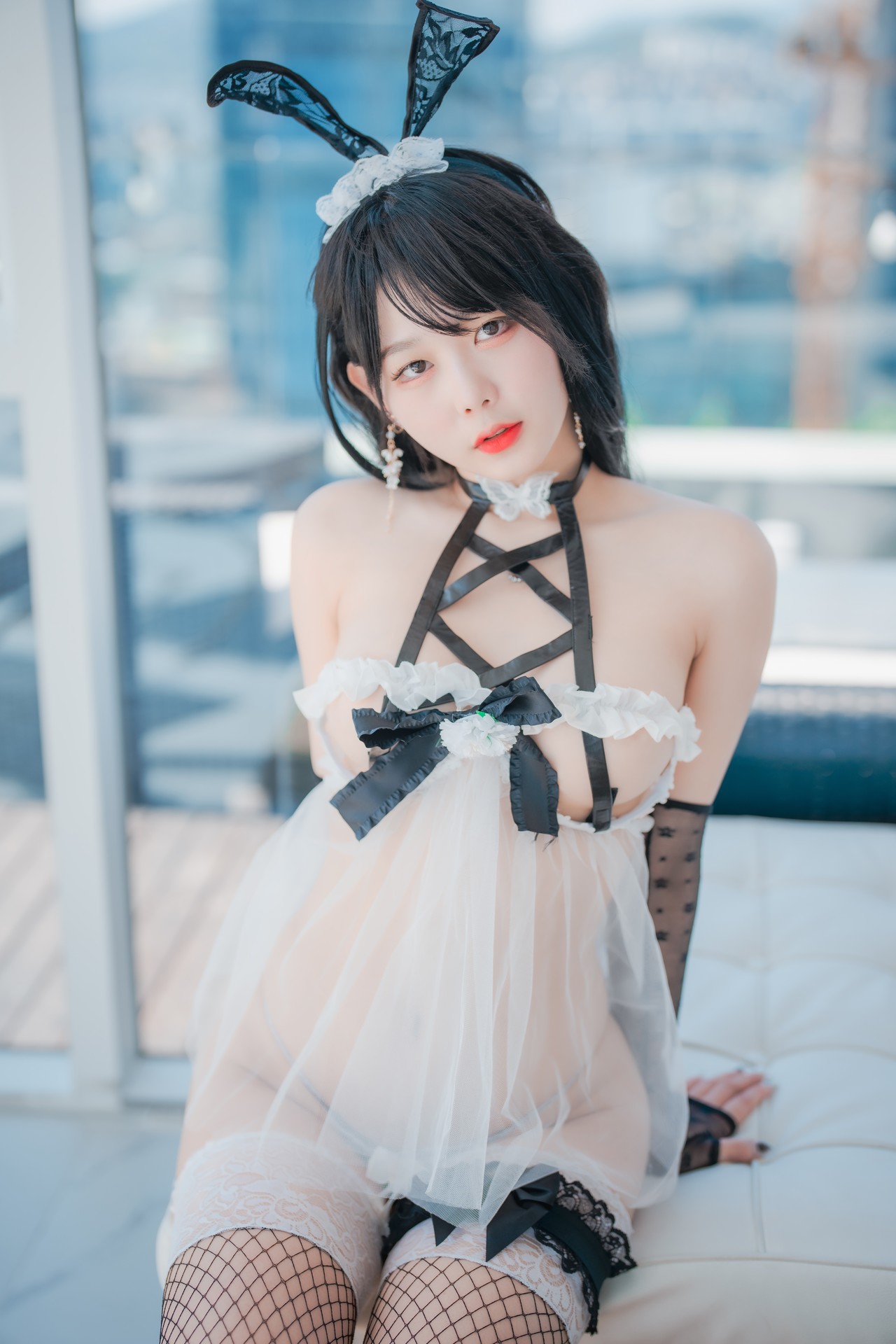 ZIA.Kwon 권지아, [DJAWA] Maid Mansion No.04 - Set.01 4