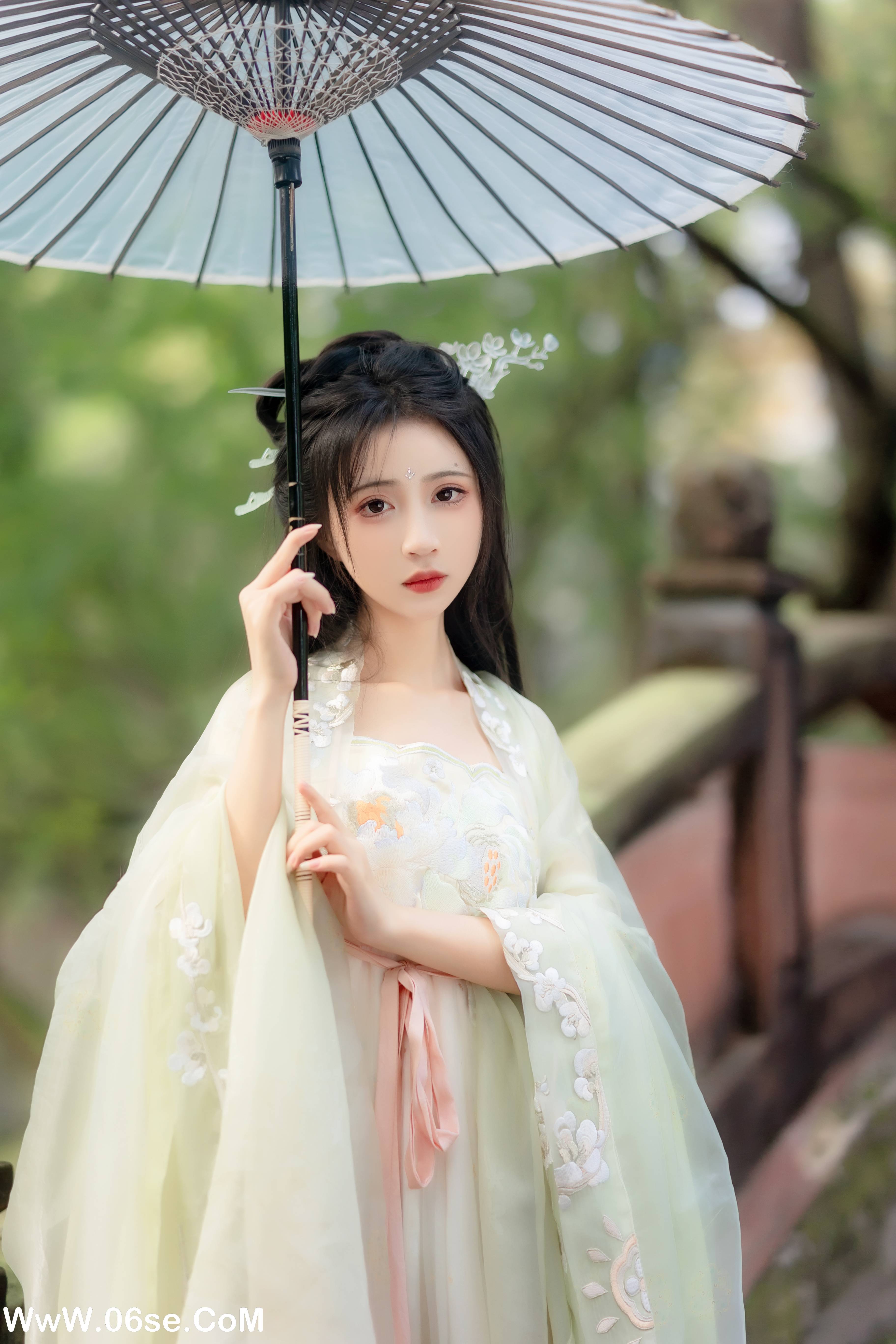 图片[6]-[YITUYU艺图语]2022.11.26 拒霜思 -绮罗生的小苏苏-[32+1P／249MB]-六色网