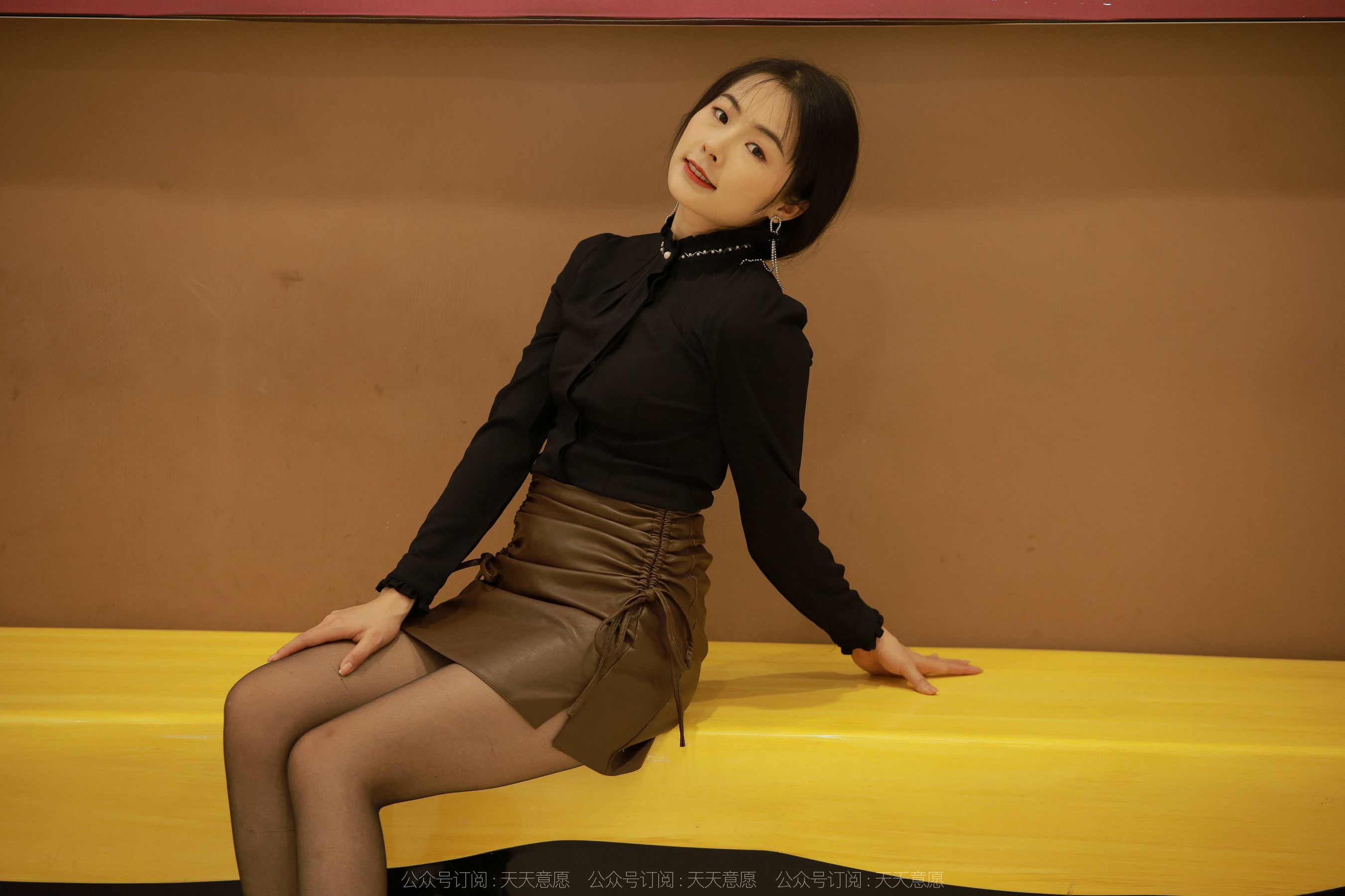 [异思趣向IESS]_模特：小金_《黑丝逛街》-写真图集共83P 9