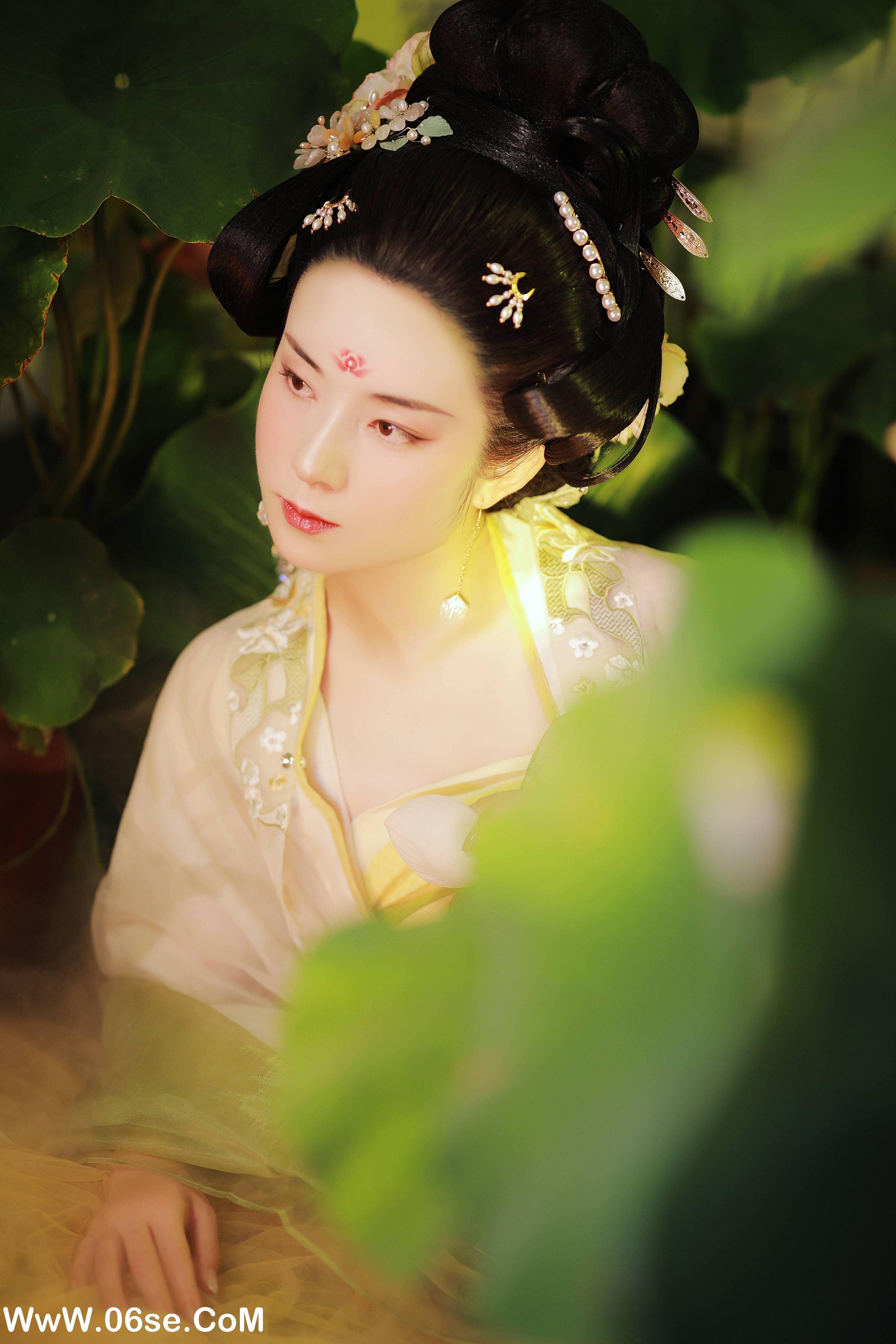 图片[17]-[YITUYU艺图语]2022.09.09 云想衣裳花想容 也清秋[31+1P／681MB]-六色网