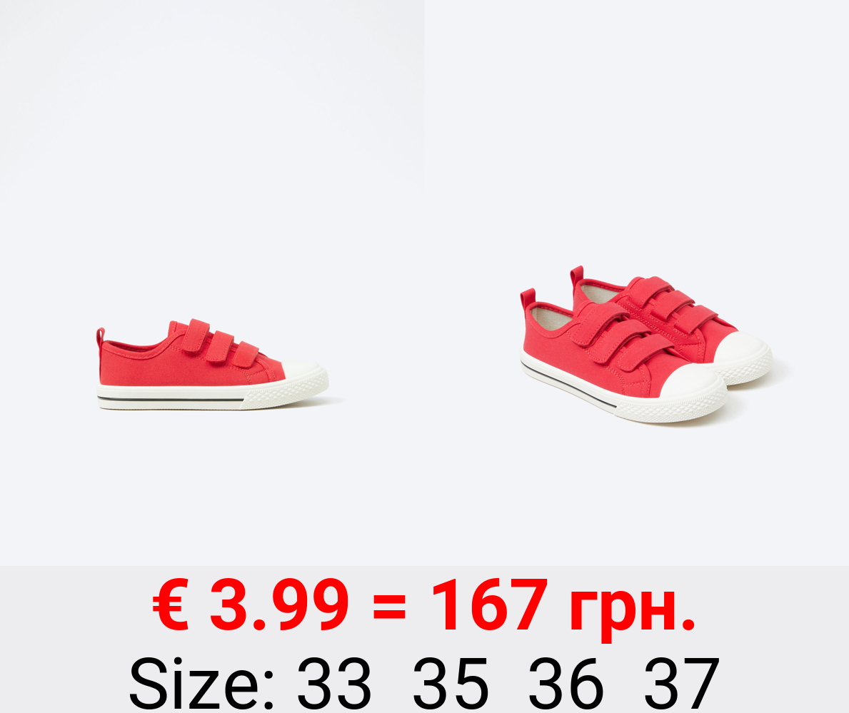 Fabric sneakers with toecap