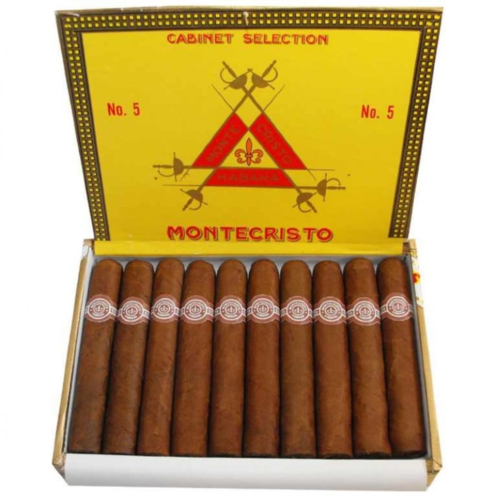 Купить сигару кубинскую в магазине. Кубинские сигары Montecristo. Сигара Montecristo №5. Montecristo Habana сигары. Кубинские сигары Монте Кристо.