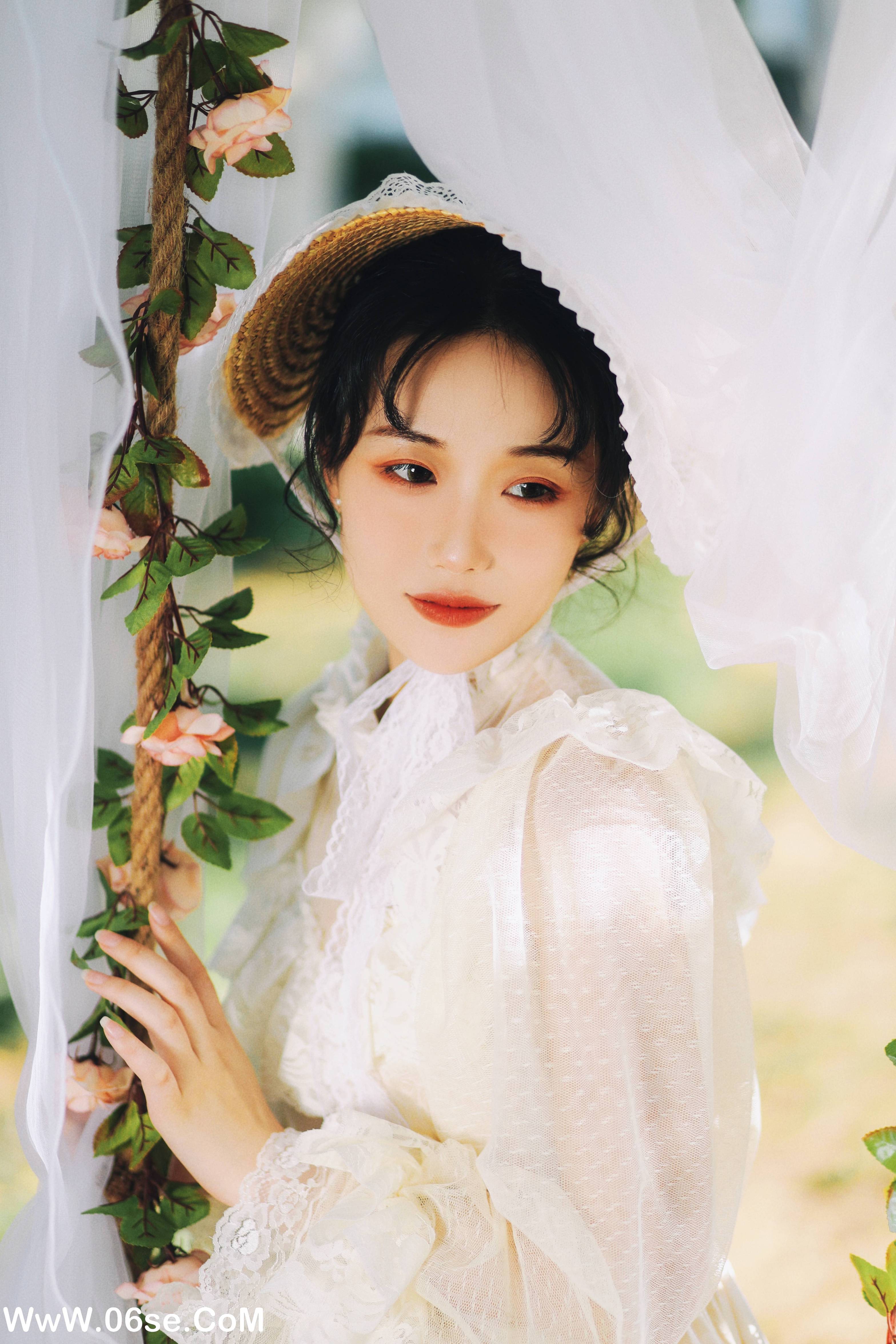图片[18]-[YITUYU艺图语]2022.09.28 湖边的秋千 迟白[32+1P／395MB]-六色网