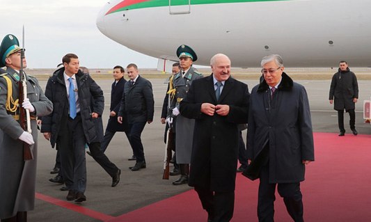 Лукашенко приехал в Казахстан с предложением продать «Гомсельмаш»