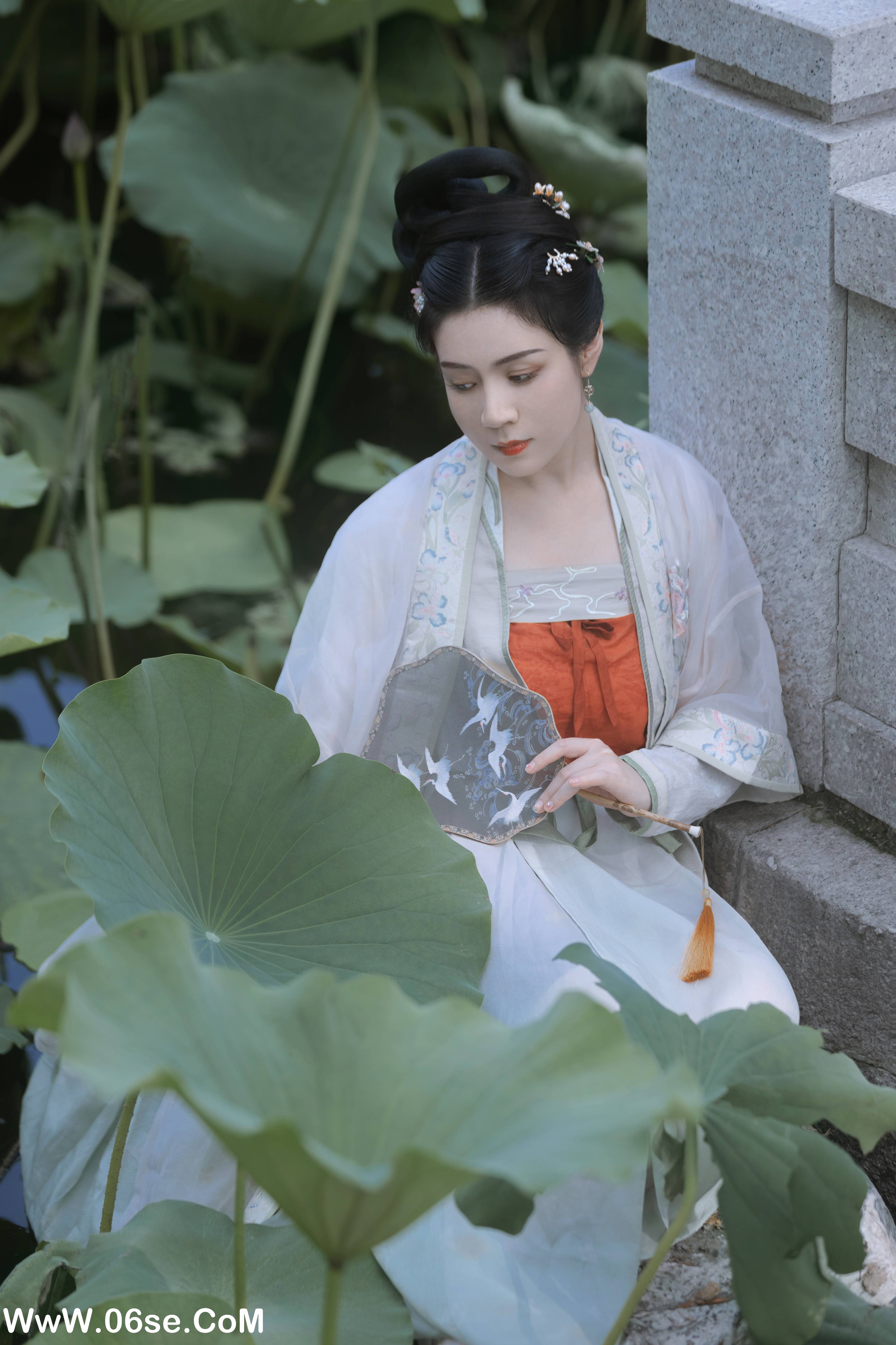 图片[4]-[YITUYU艺图语]2022.11.21 陶然荷韵 周曦彤[25+1P／195MB]-六色网