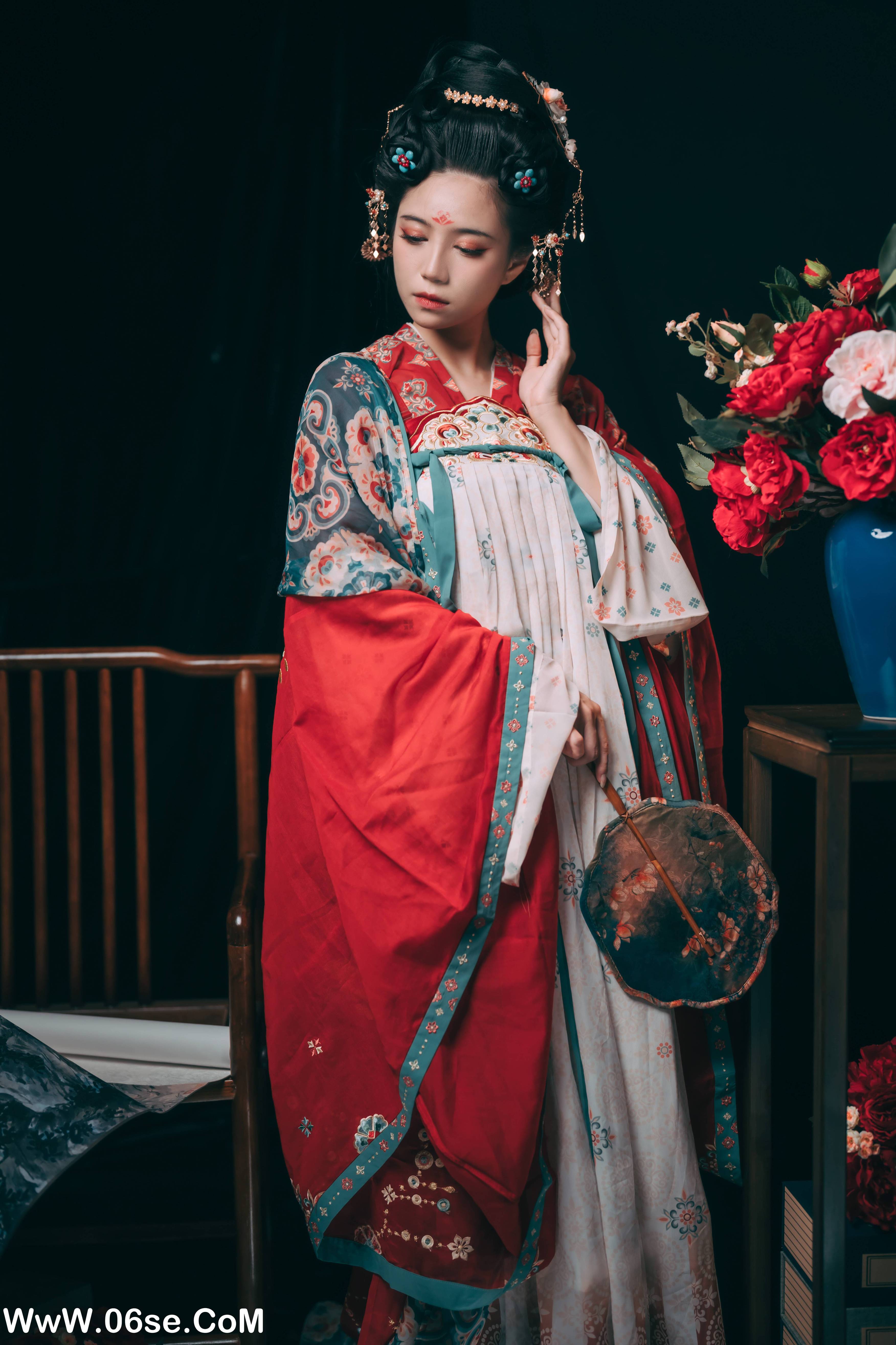 图片[6]-[YITUYU艺图语]2022.09.10 花想容颜 贰加六[22+1P／87.2MB]-六色网