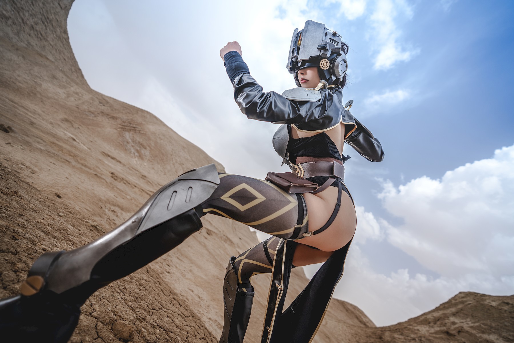 夏小秋秋秋 Cosplay 荷光者梵蒂 29