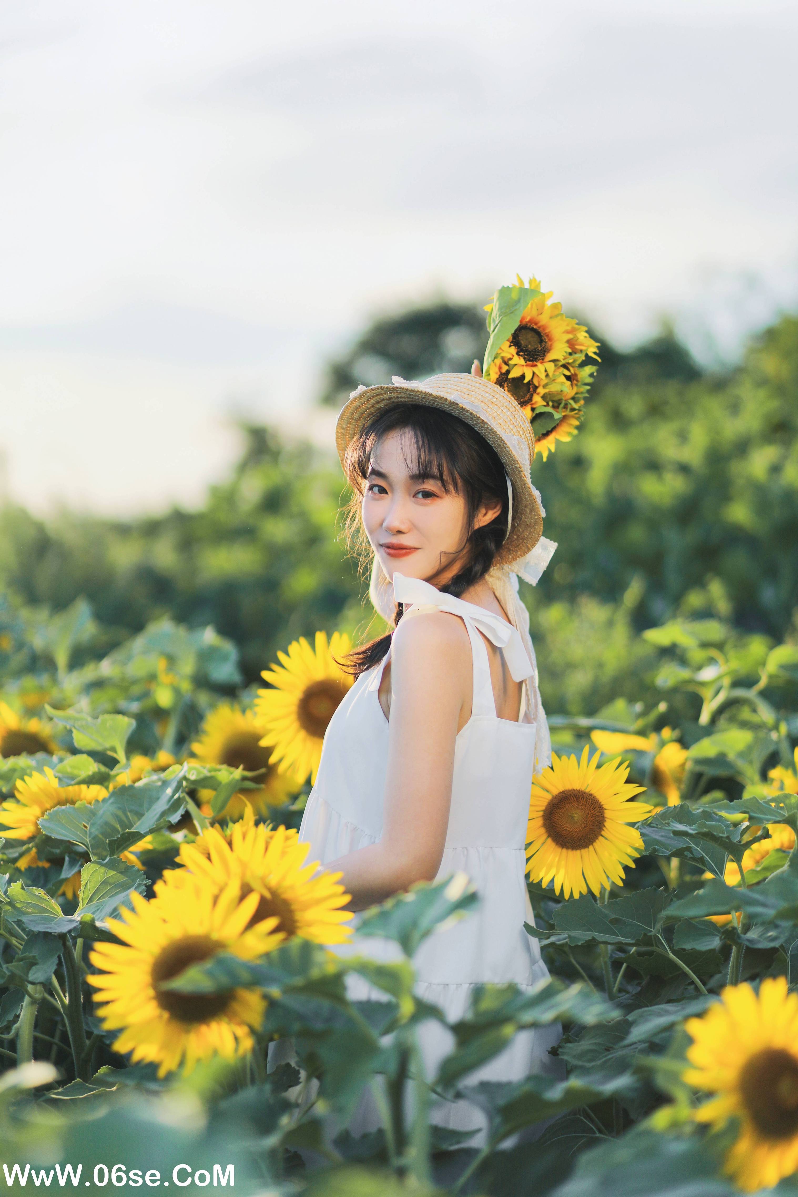 图片[16]-[YITUYU艺图语]2022.11.25 向阳之花 迟白[35+1P／376MB]-六色网