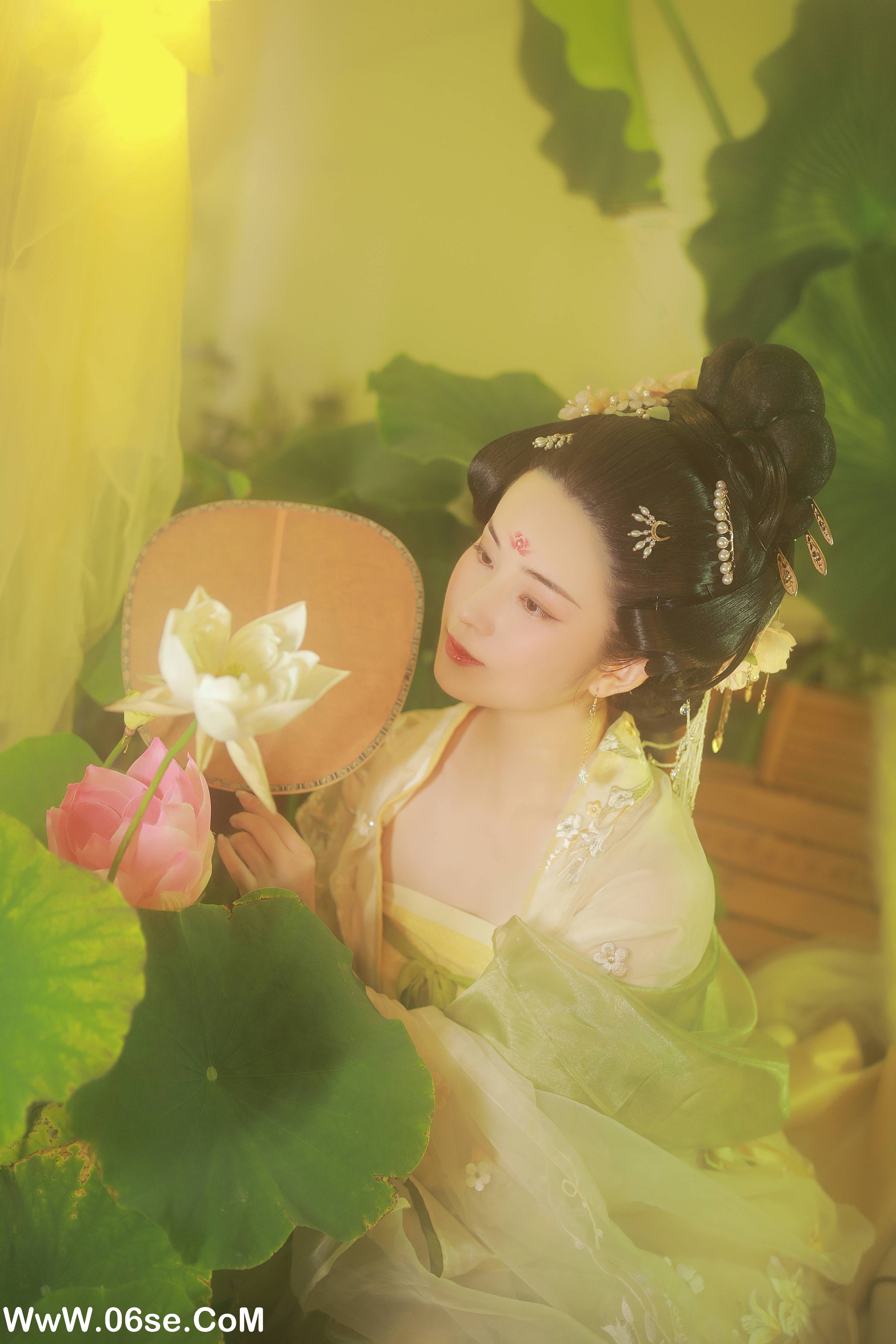 图片[32]-[YITUYU艺图语]2022.09.09 云想衣裳花想容 也清秋[31+1P／681MB]-六色网
