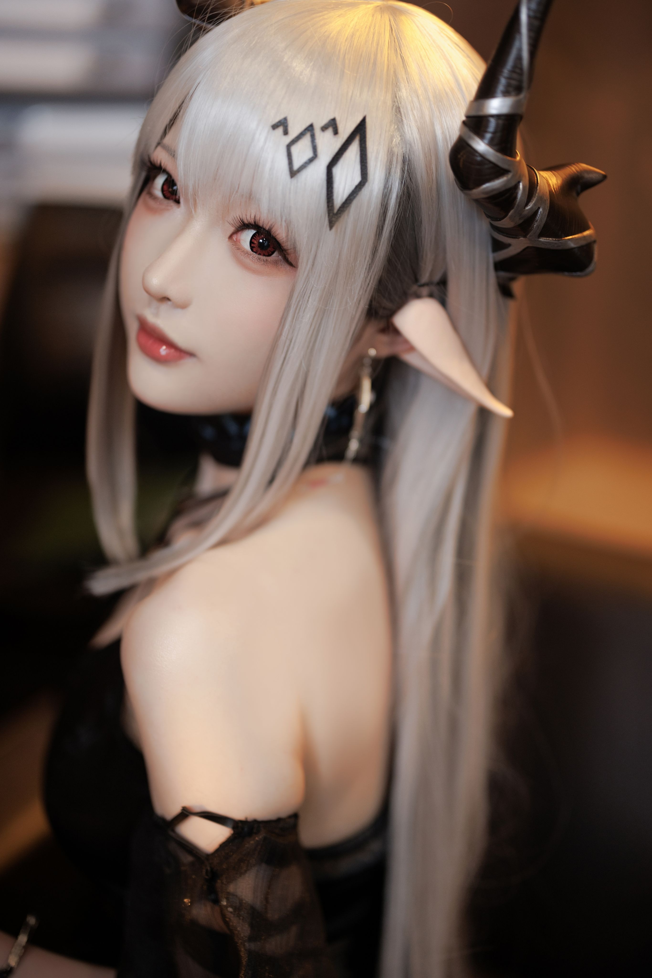 南宫 泥岩礼服 1