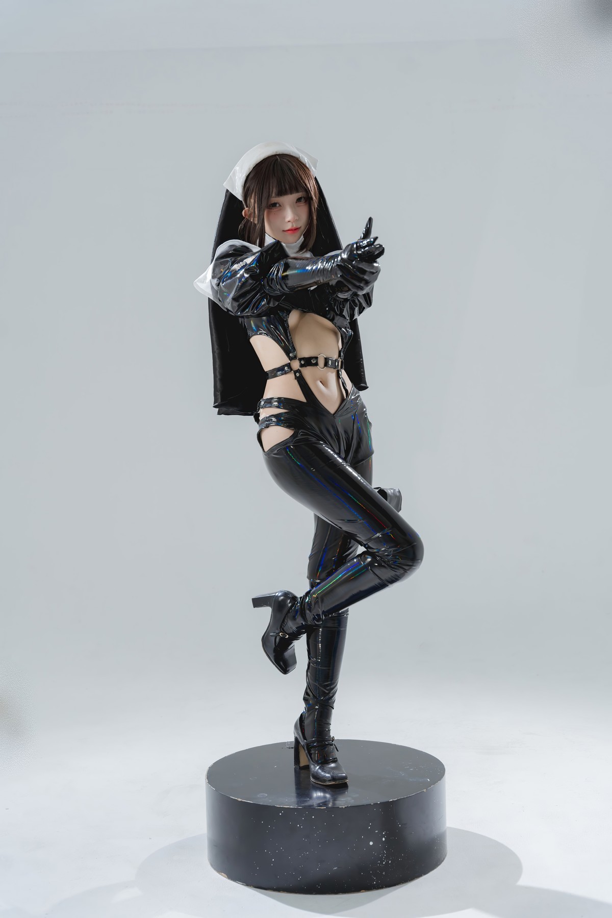 Cosplay 花铃 漆皮修女 3
