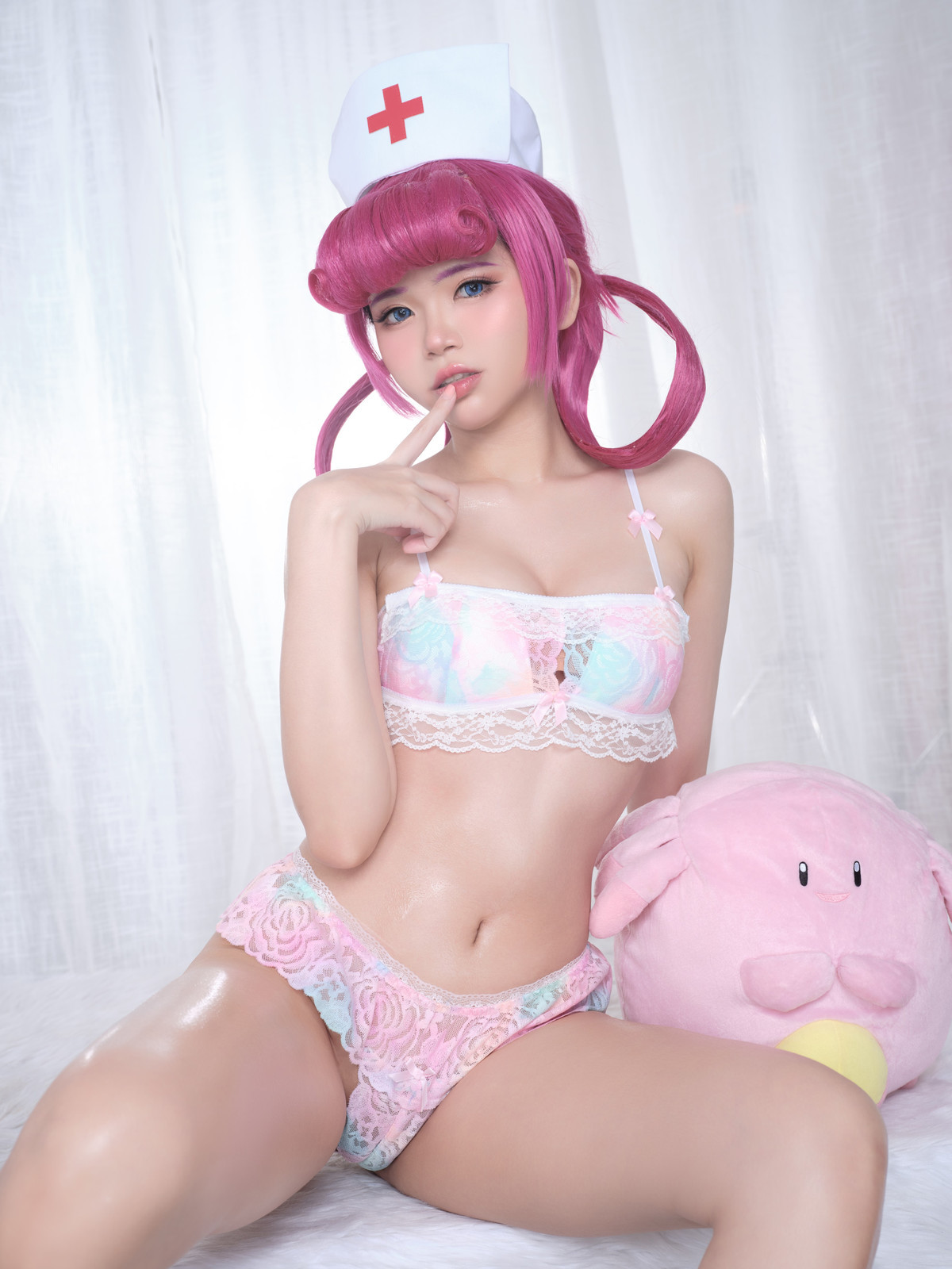 Cosplay ZinieQ Nurse Joy 3