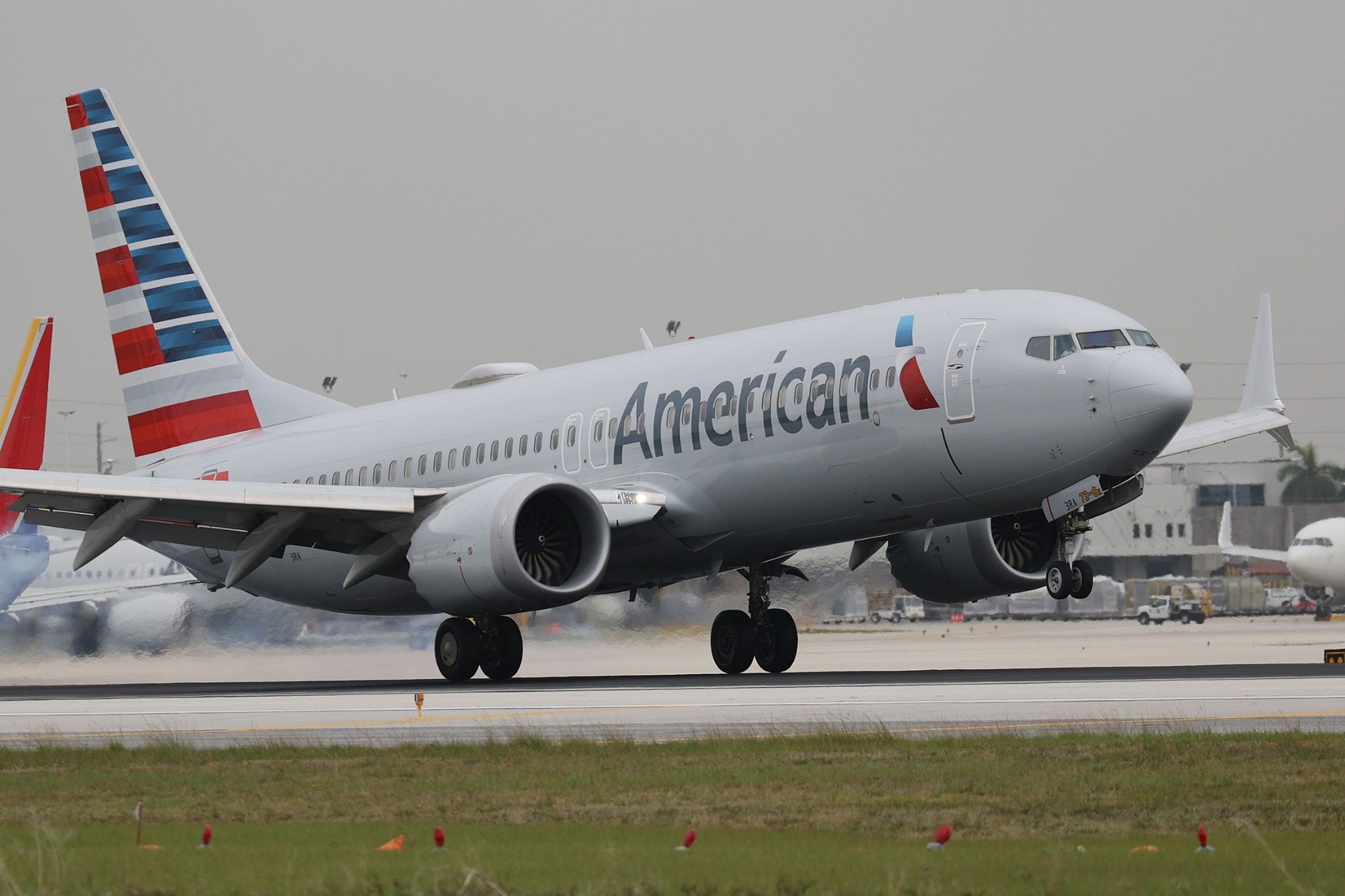 How to Get American Airlines Flights Tickets on a budget!