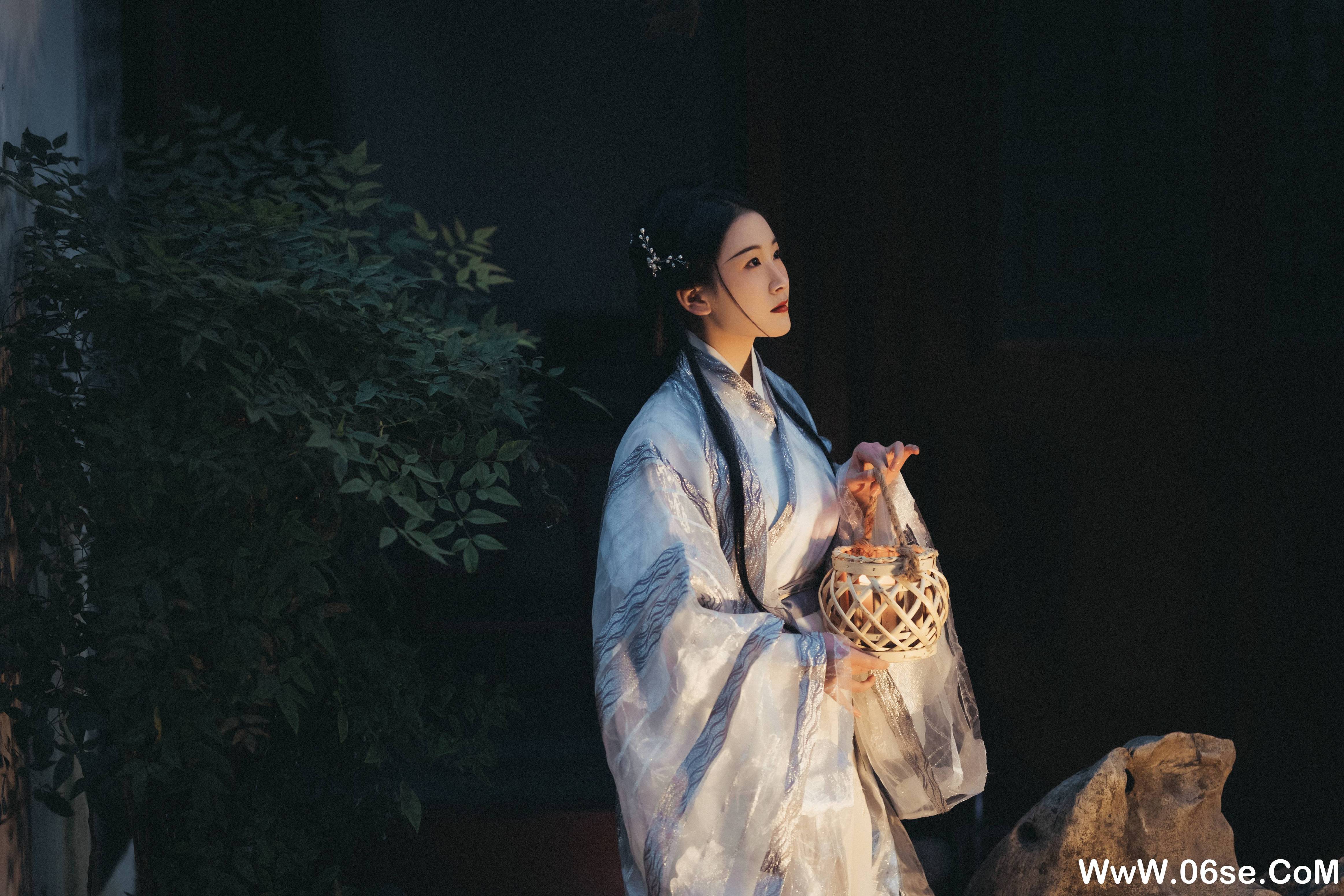 图片[12]-[YITUYU艺图语]2021.10.19 南歌子 淡蓝色忧伤静流淌[26+1P／403MB]-六色网