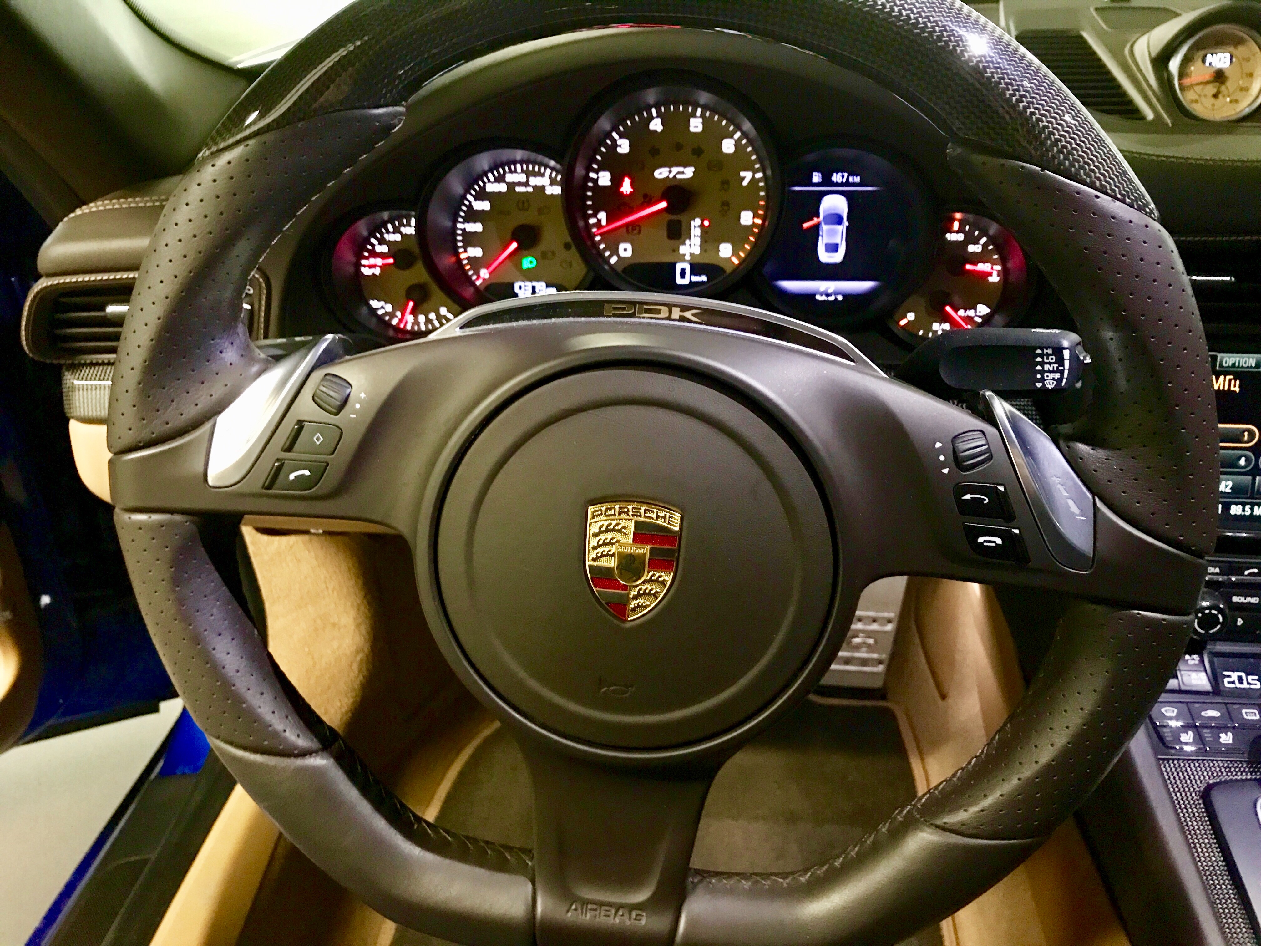 Porsche Cayenne бордовый салон