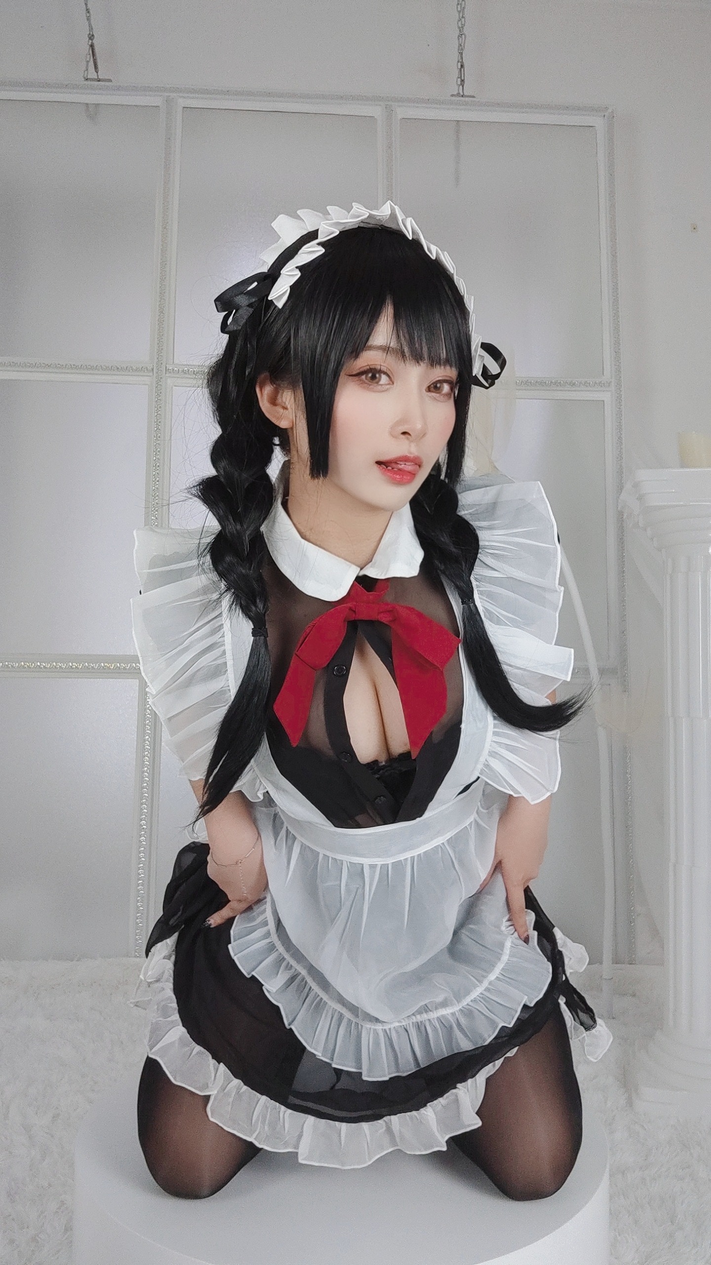 洛璃LoLiSAMA - 黑丝女仆 93P 2V 535MB 27