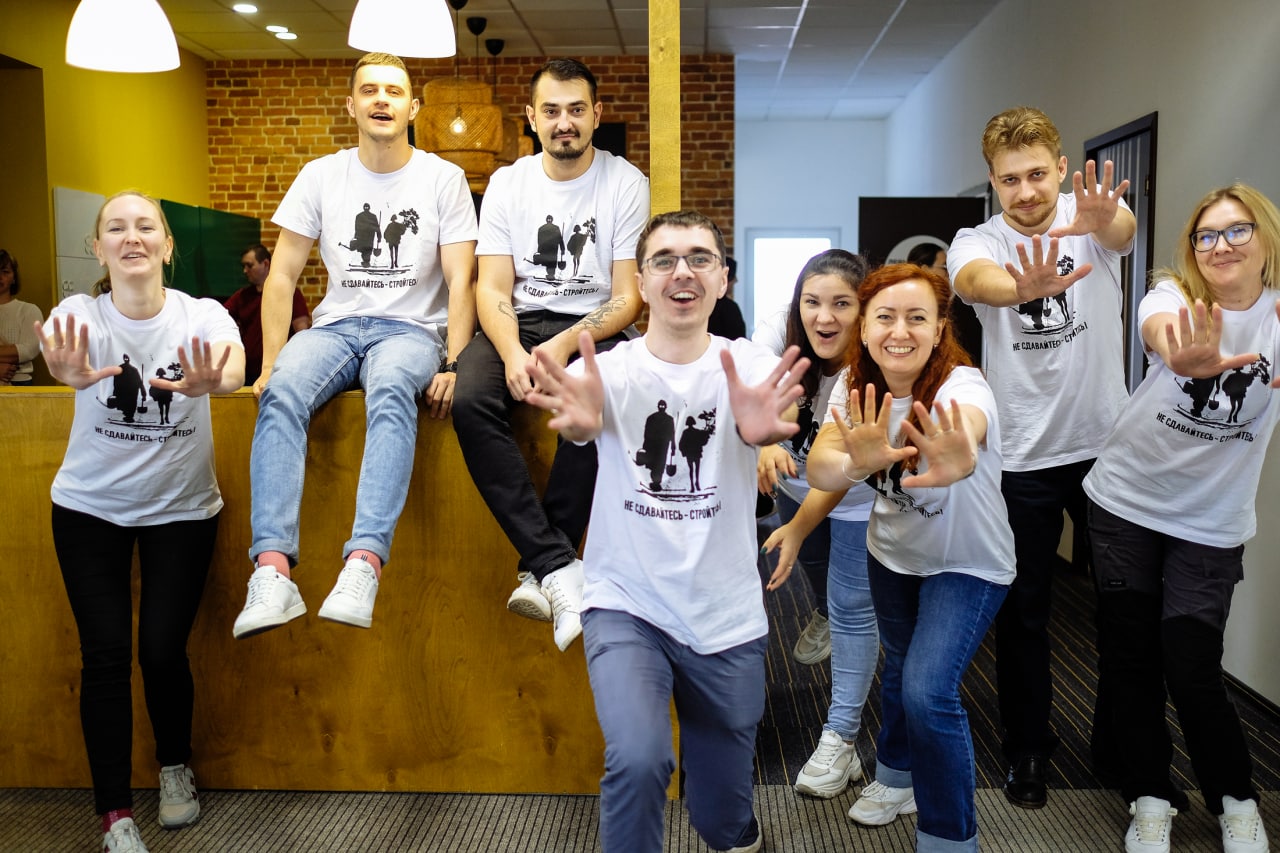 Благодаря команде. Успешный коллектив. Тимбилдинг доверие. Команда людей. Тимбилдинг футбол.