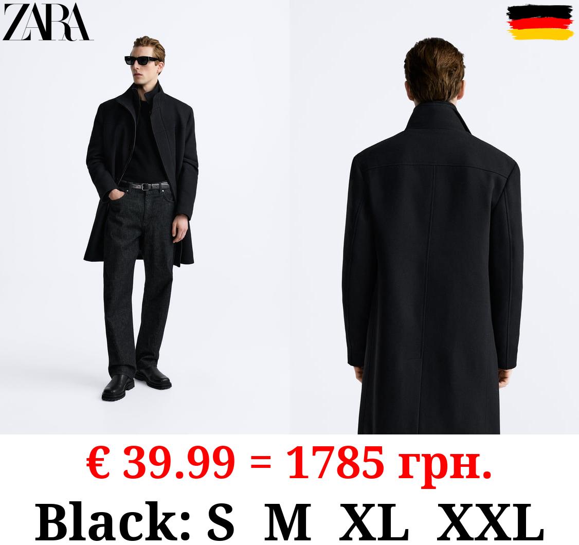 COAT WITH DETACHABLE COLLAR