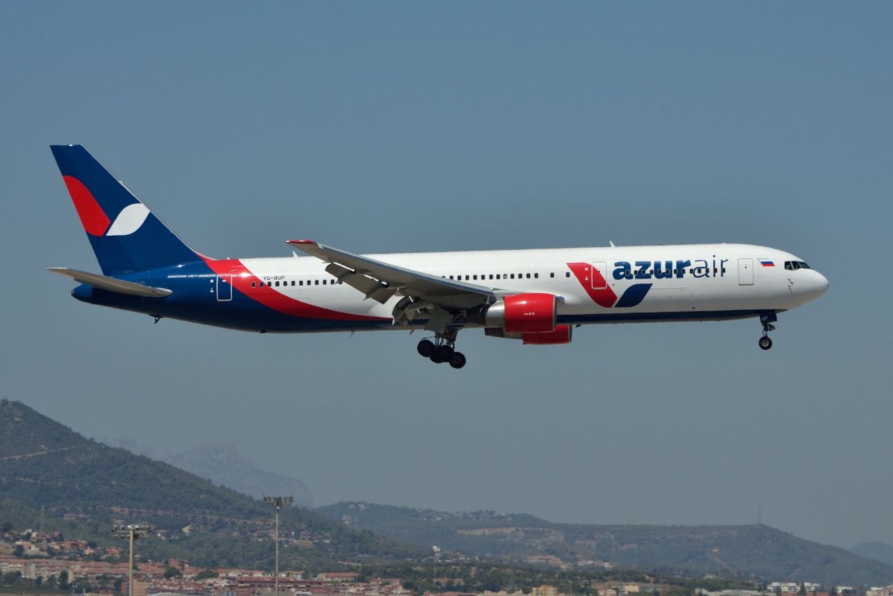 Рейс zf авиакомпания. Азур 767-300. Самолёт Azur Air 767. Боинг 767 Азур. B767-300er Azur Air.