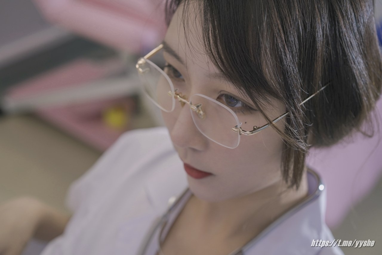 云溪溪 - 奶桃 N47医护 [80P+1V] 11