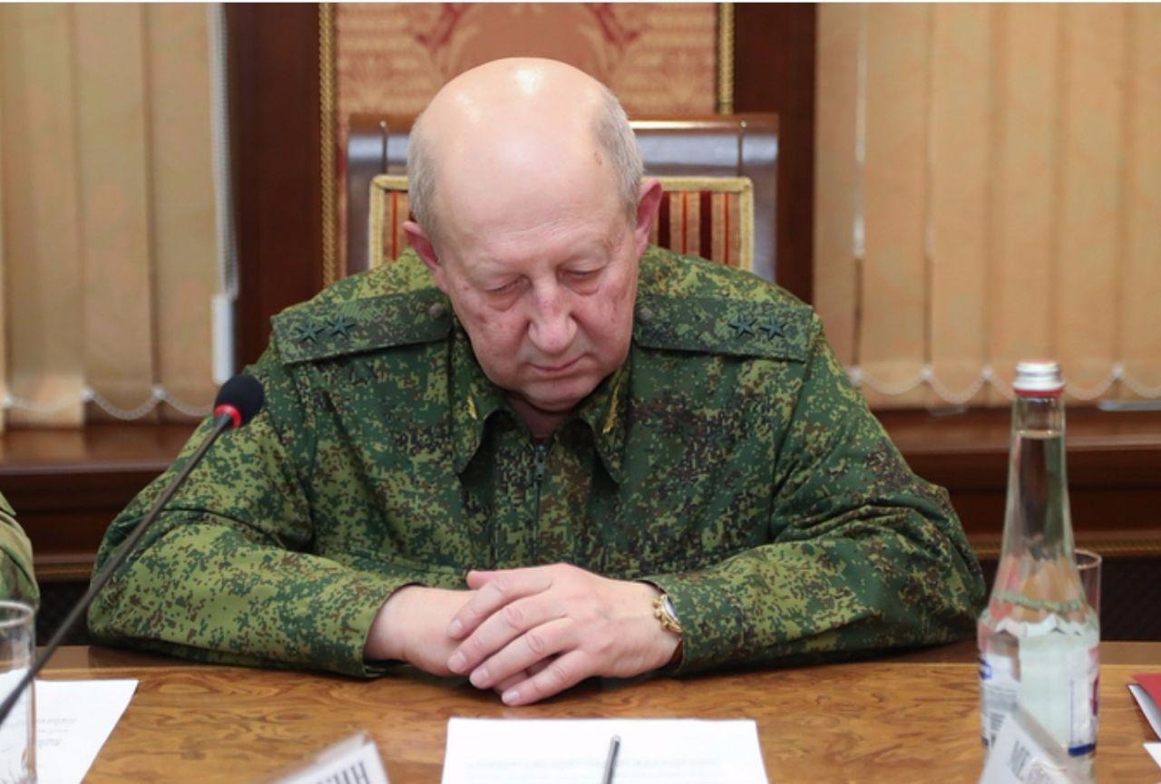 генерал корнюшкин сергей иванович. захаров командующий северо кавказским округом. генерал-лейтенант сергей захаров. командующий северо кавказским военным. генерал майор жаров юво.