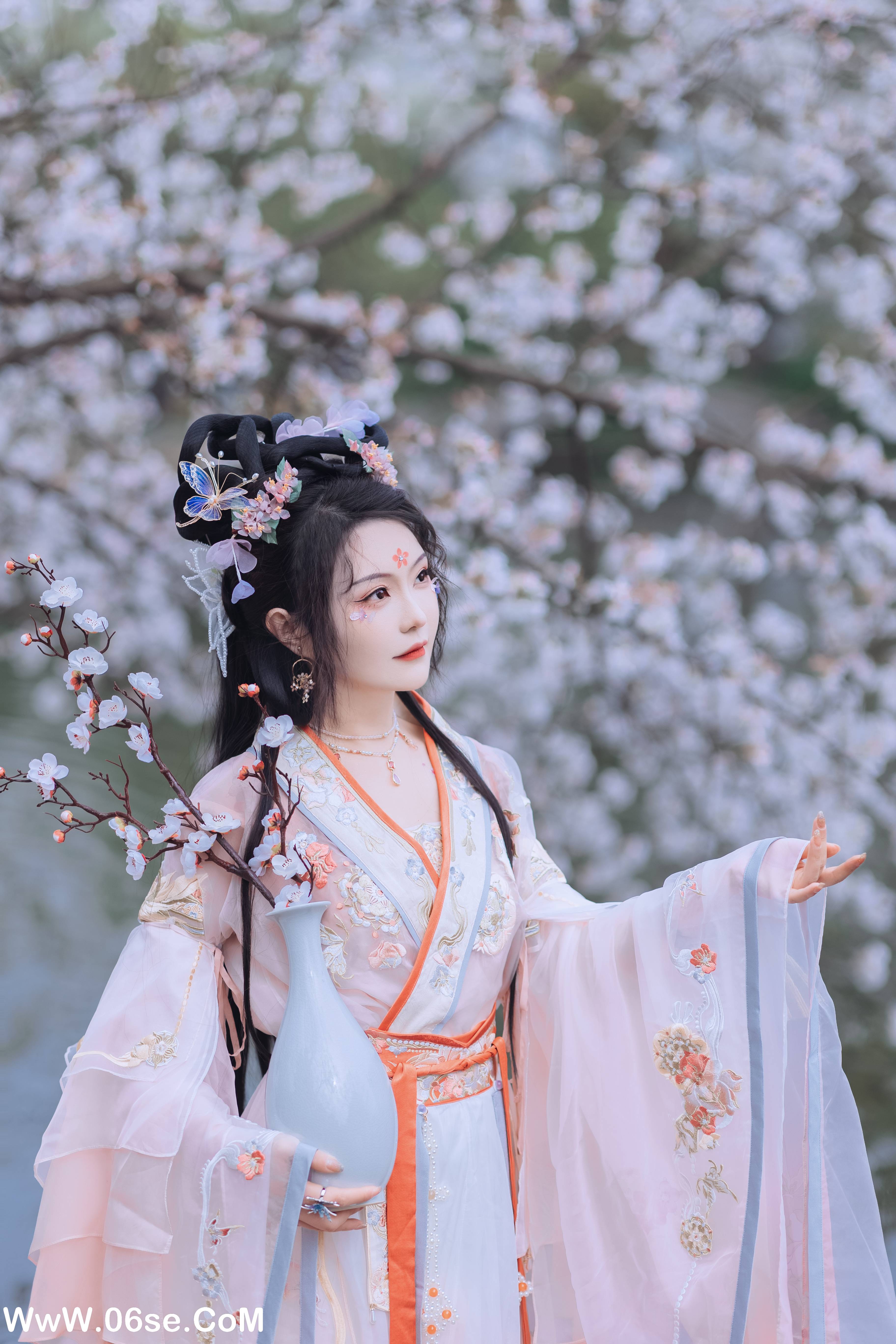 图片[17]-[YITUYU艺图语]2022.06.24 初春赏樱 璐璐haley[43P-352.1M]-六色网