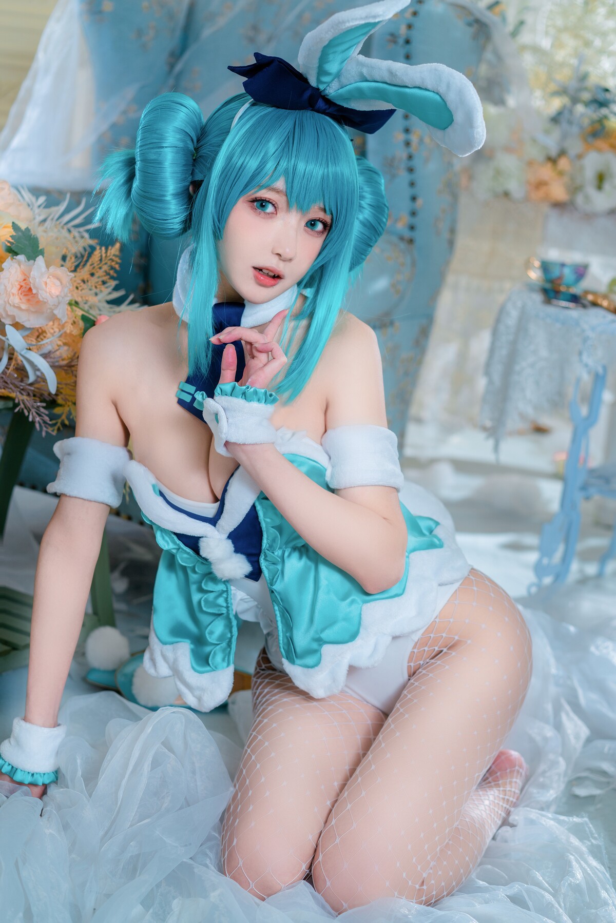 [阿包也是兔娘] 白兔 Miku 18