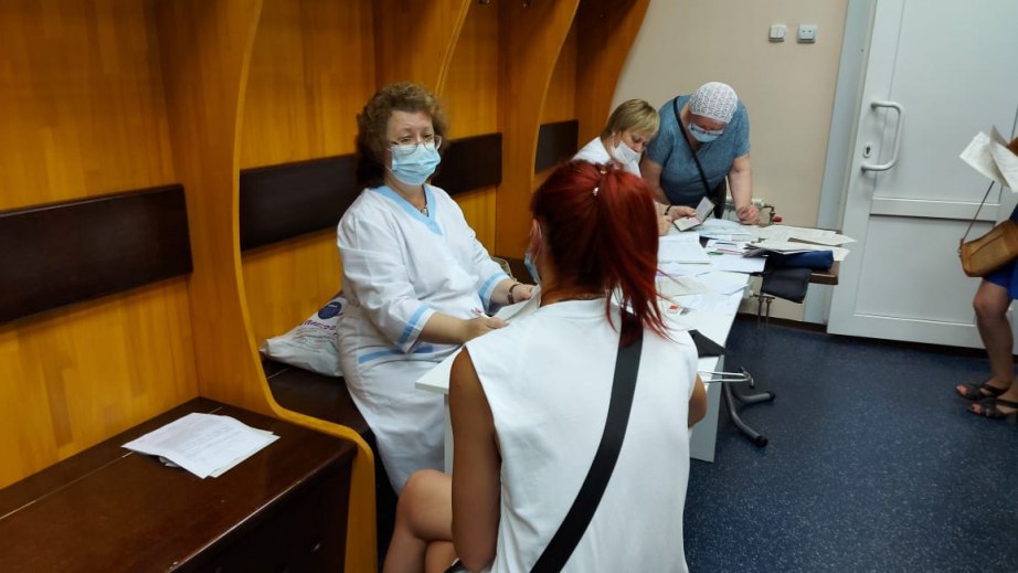 Вакцина от COVID-19 закончилась в Хабаровске