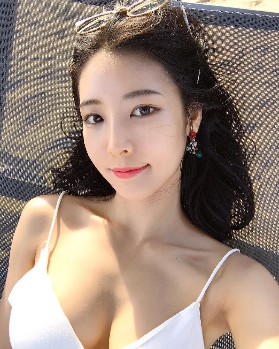 [Image: 7c88a74cc37e853e56ab1.jpg]
