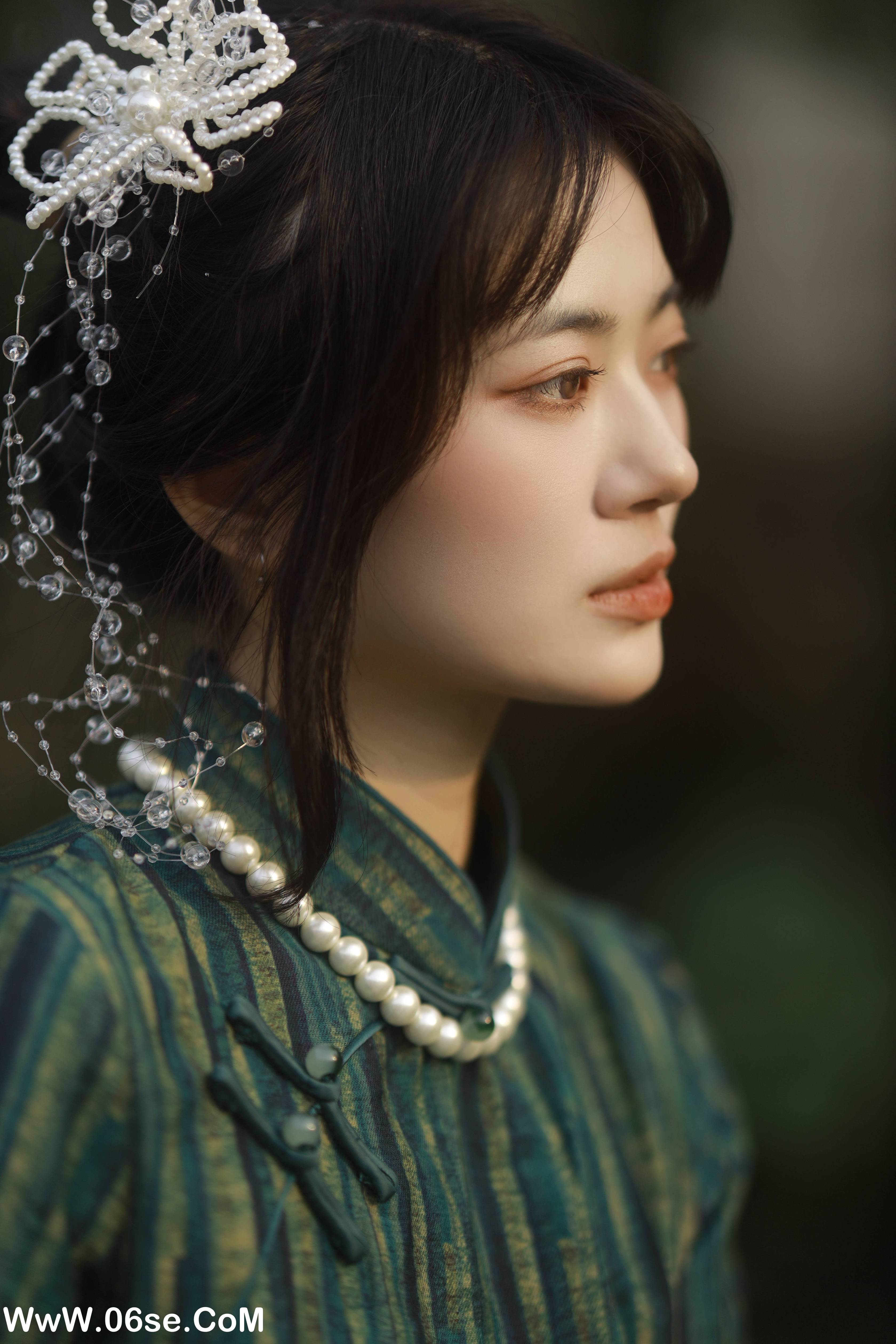 图片[27]-[YITUYU艺图语]2022.11.05 绿意旗袍 Elikaka[35+1P／357MB]-六色网