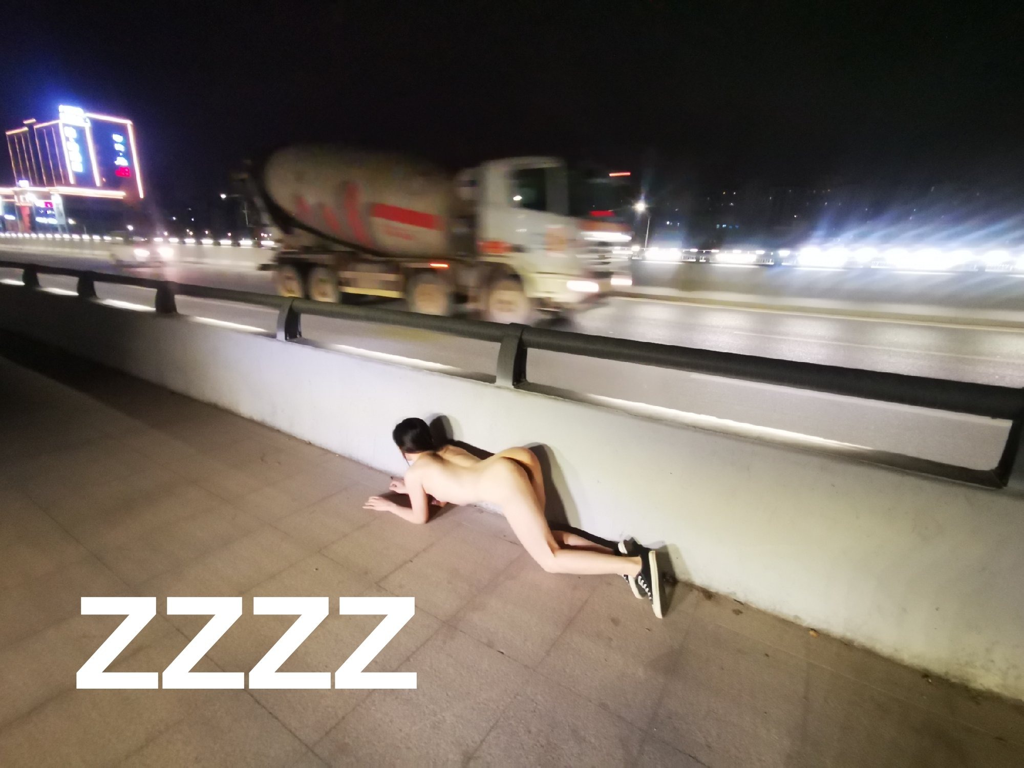广州情侣『ZZZZ』全裸露出 126P 9