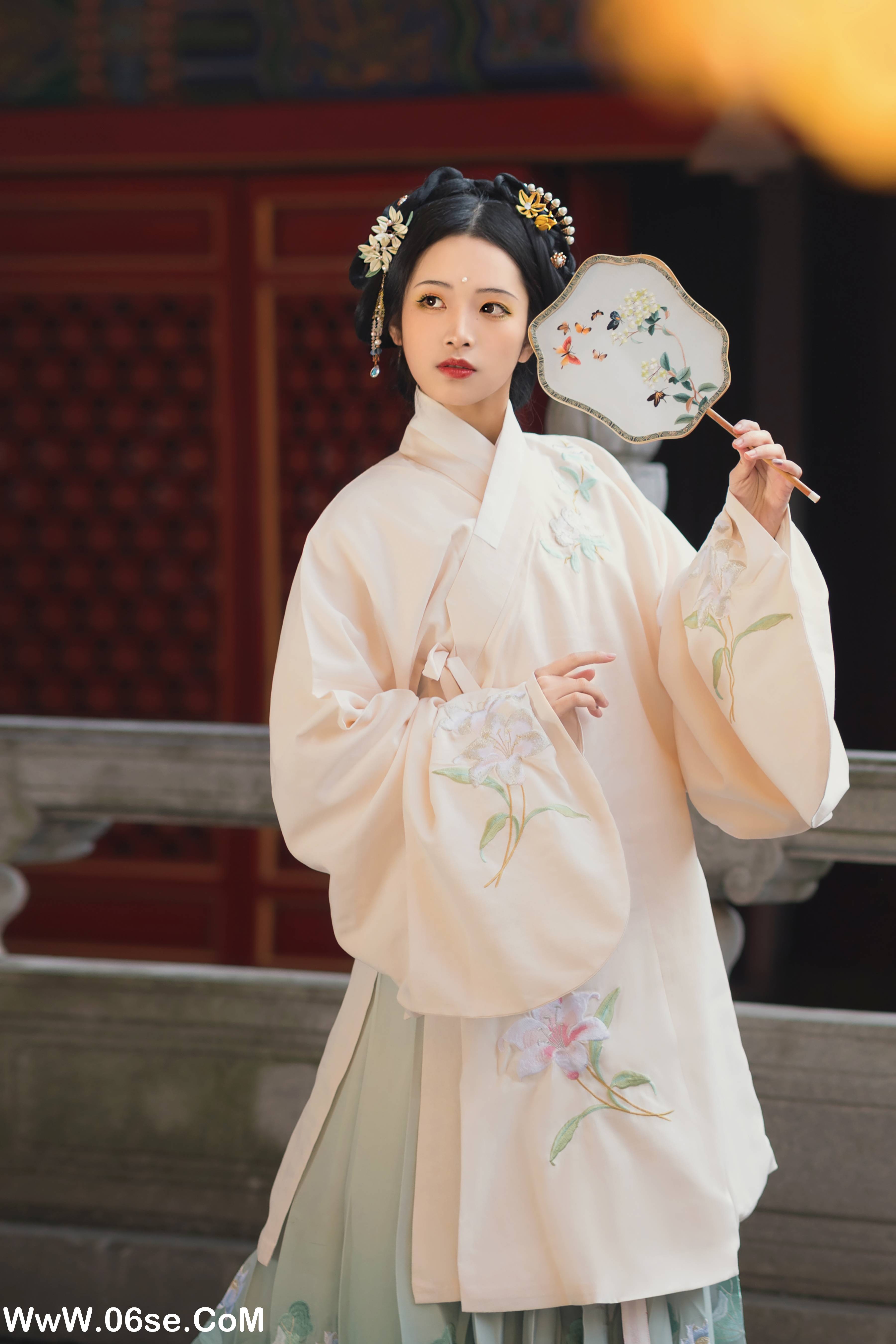图片[20]-[YITUYU艺图语]2022.12.28 始觉秋风还 是蝶绪咩[19+1P／173MB]-六色网