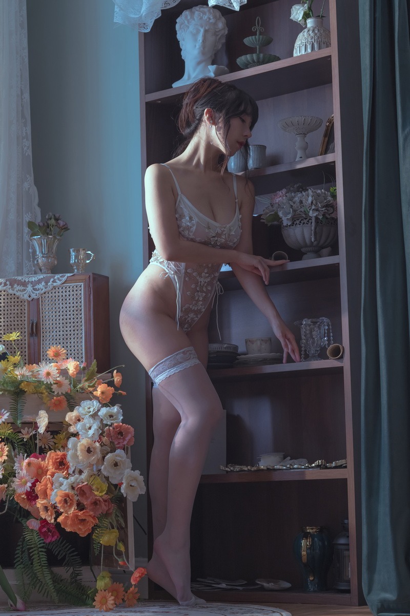 [Cos]云溪溪 - 人妻 [40P] 32