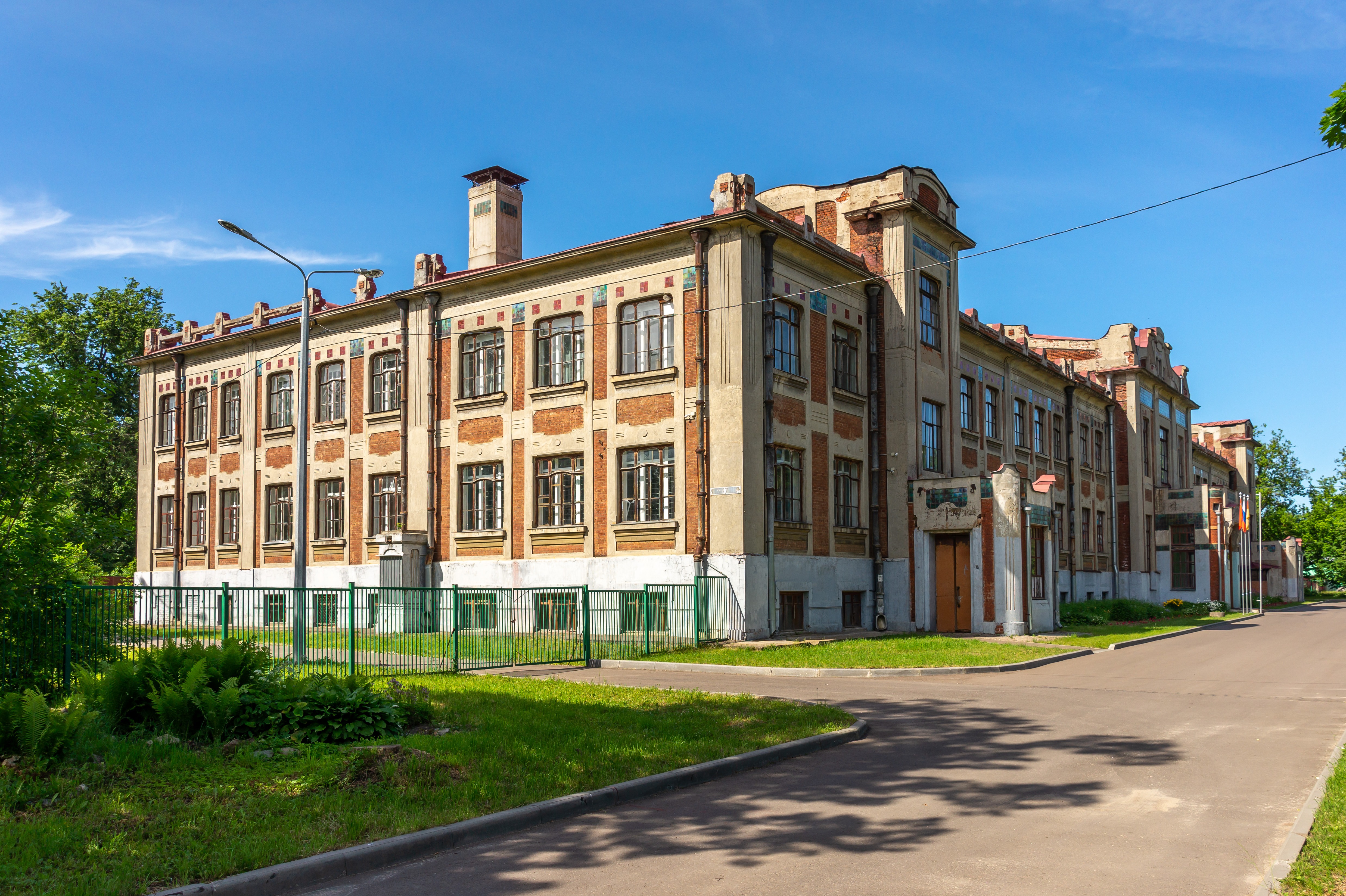 Ногинск школы отзывы. Женская гимназия Ногинск. Школа 10 Ногинск. Гимназия Короленко Ногинск. Школа 5 Ногинск.