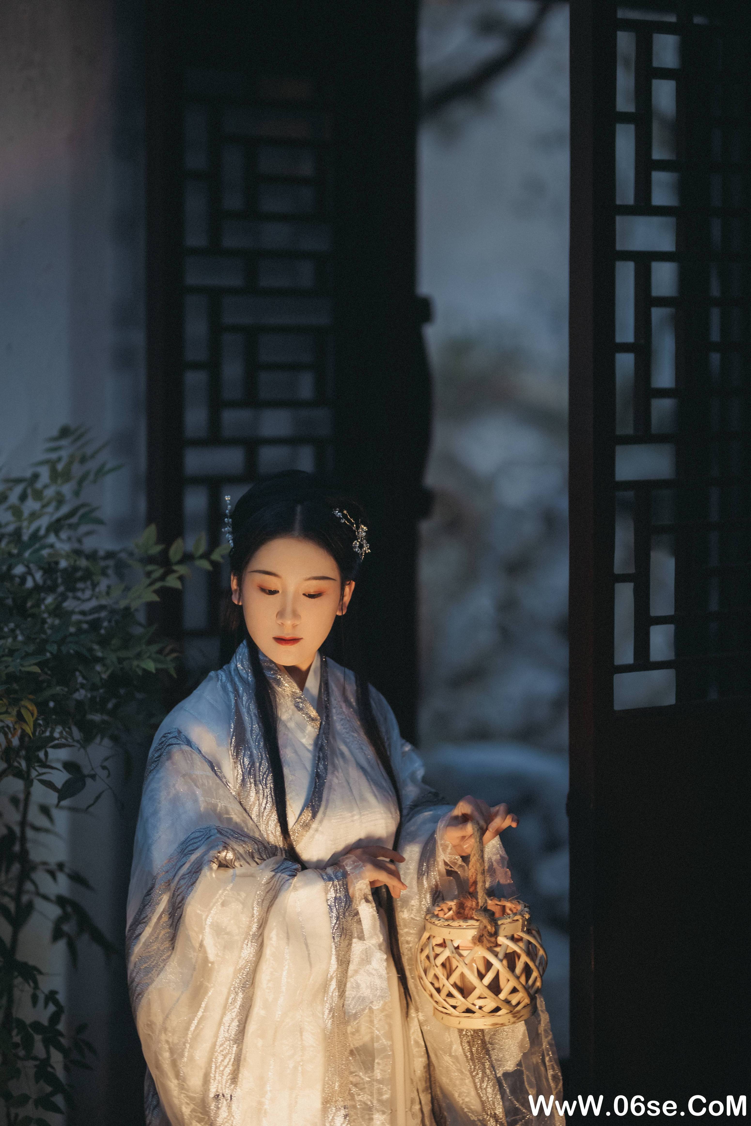 图片[24]-[YITUYU艺图语]2021.10.19 南歌子 淡蓝色忧伤静流淌[26+1P／403MB]-六色网