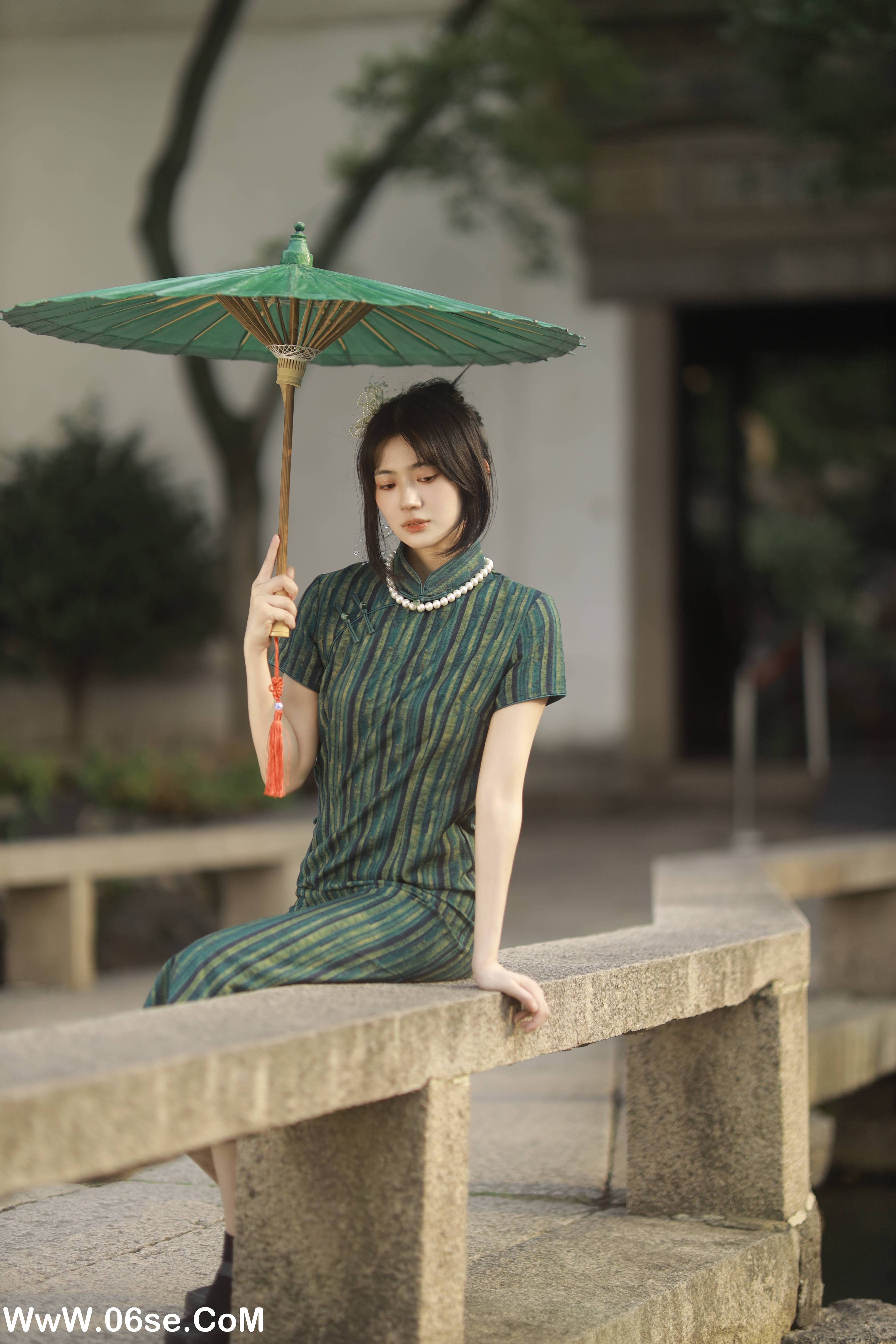 图片[24]-[YITUYU艺图语]2022.11.05 绿意旗袍 Elikaka[35+1P／357MB]-六色网