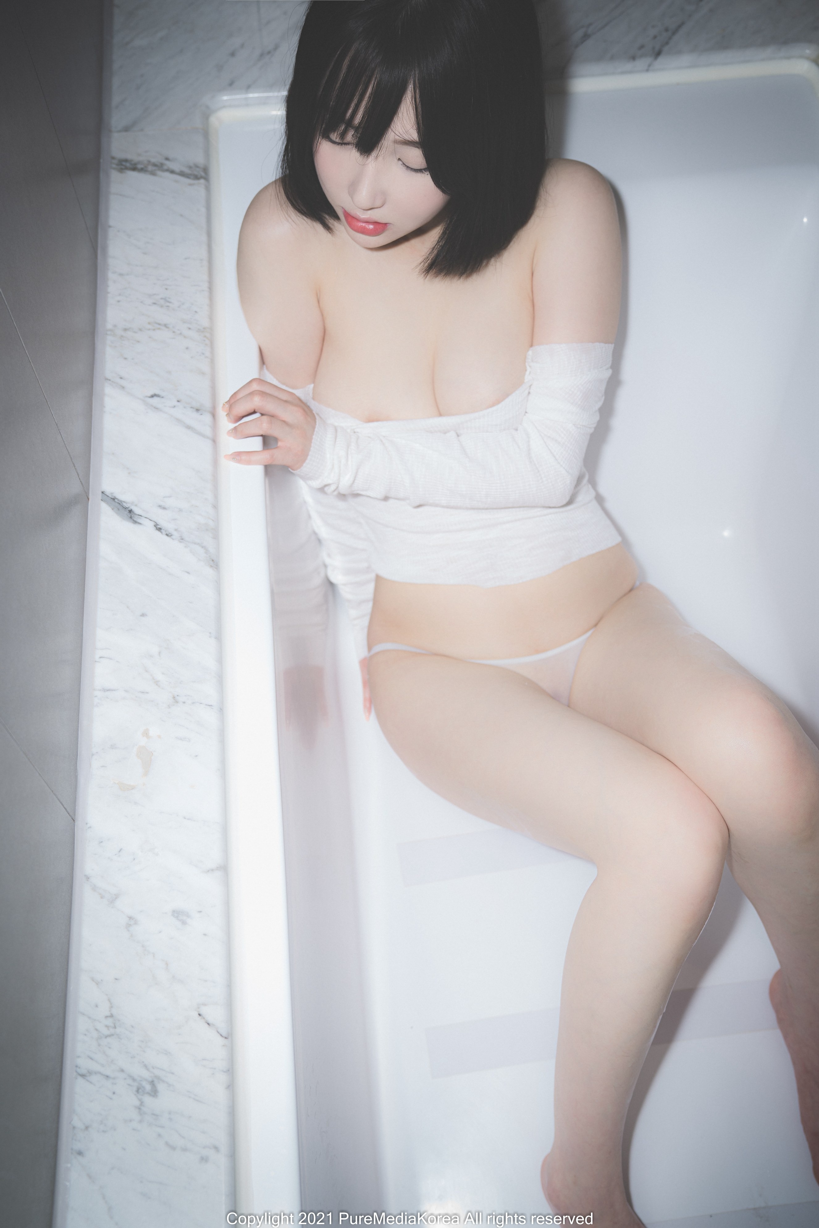 Pure Media Vol.070 Son Ye-Eun (손예은)  72P 12