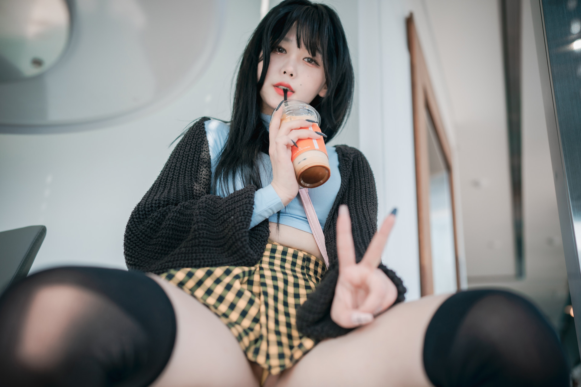 ZIA.Kwon 권지아, [DJAWA] Early Spring Walk in March Set.02 37
