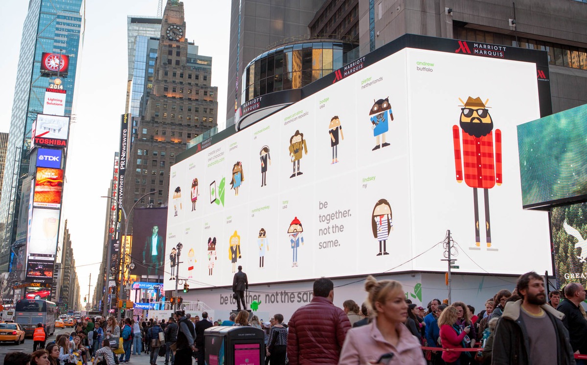 Same hear. Билборд на Таймс сквер. Экран на Таймс сквер. Тайм сквер рекламный щит. Рекламный билборд в times Square.