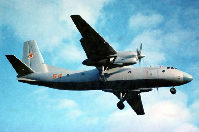 Детсад в самолете: в Рустави ЯК-40 превратили в аттракцион для детей