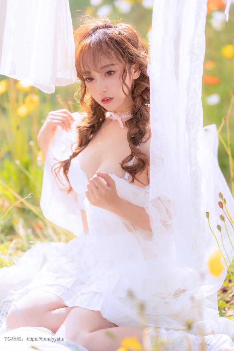 [Cos]过期米线线喵 NO - 晒衣服 [41P] 23
