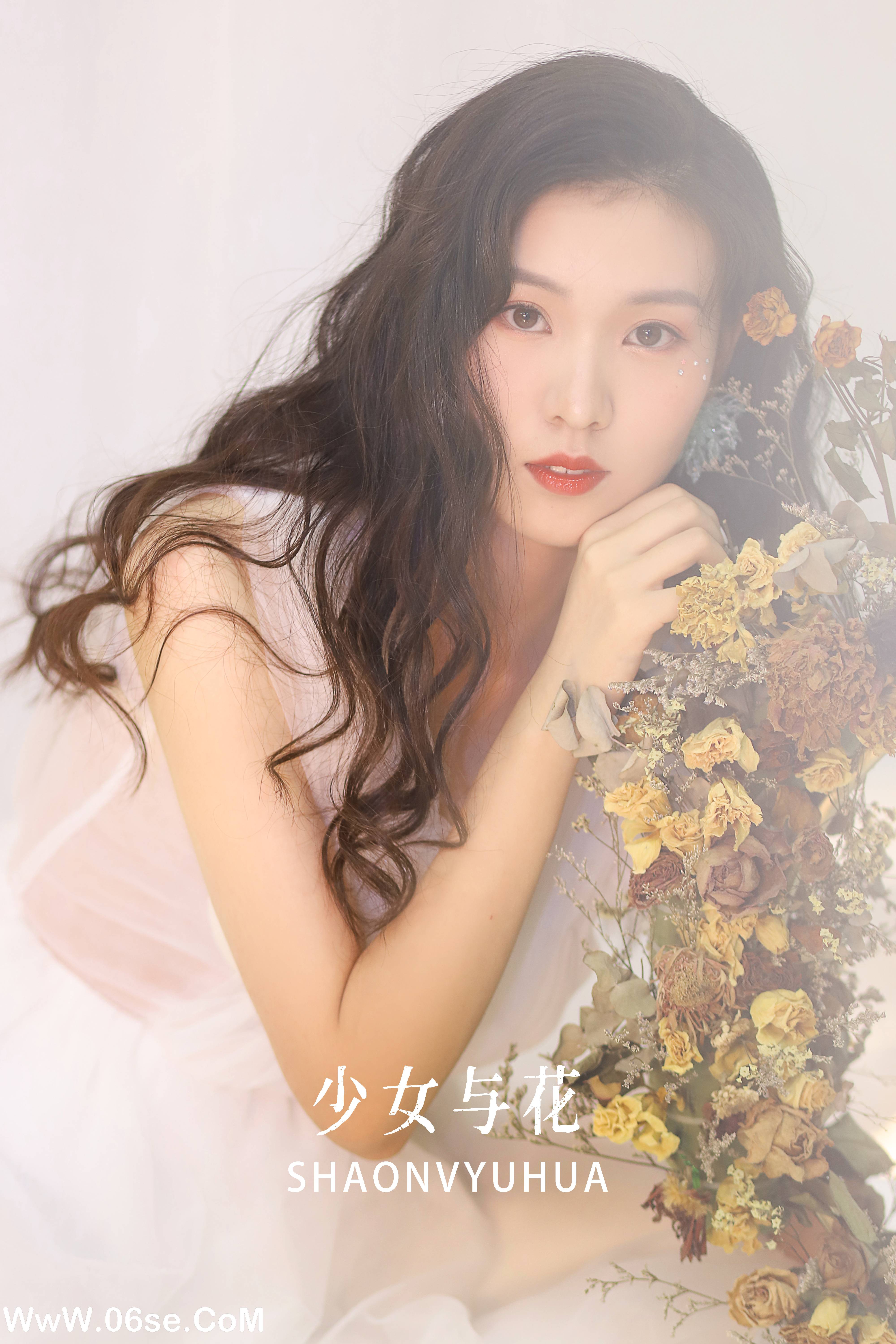 [YITUYU艺图语]2022.10.15 少女与花 勺子[22+1P／92MB]-六色网