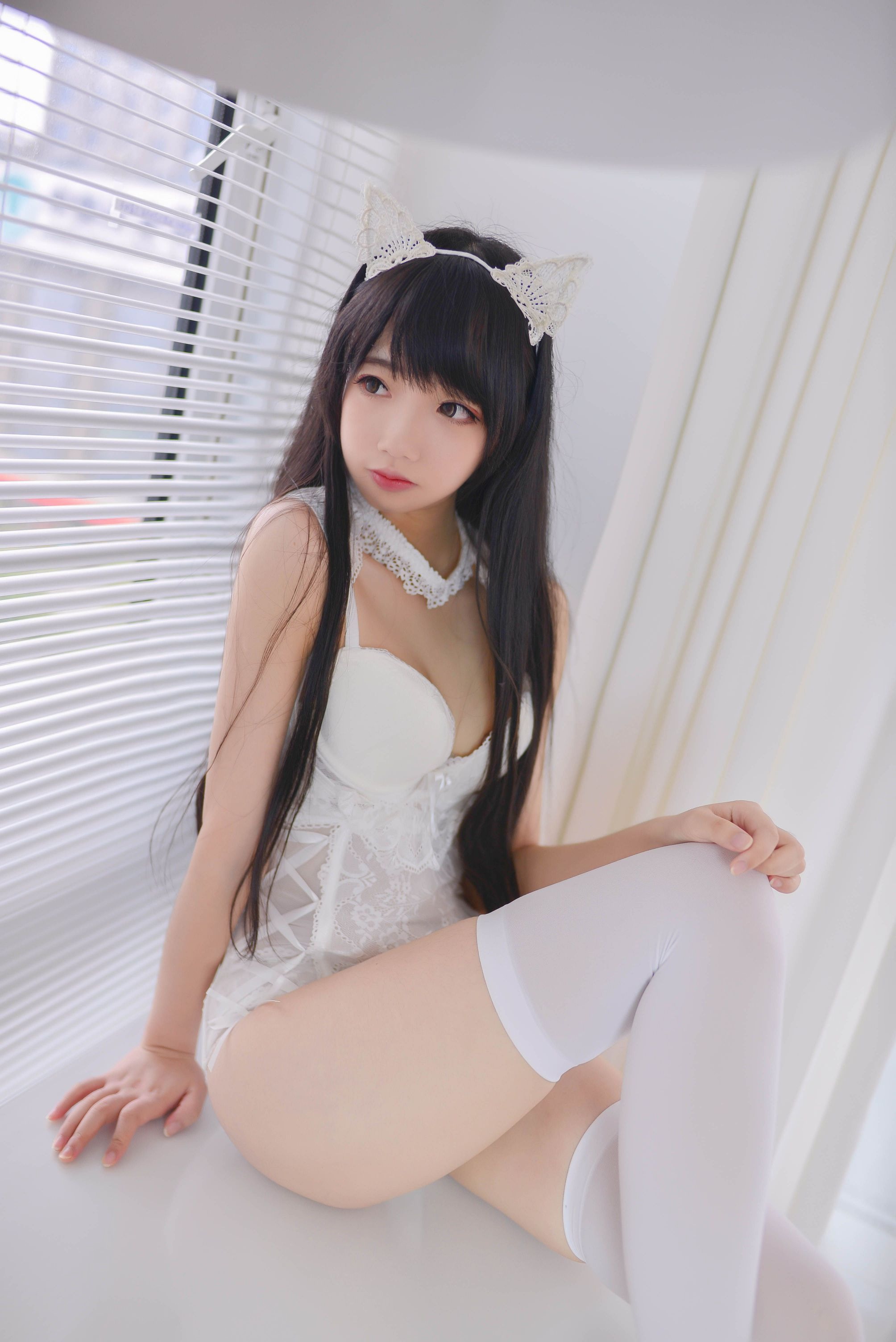 雪琪SAMA-猫系少女白猫 [31P] 31
