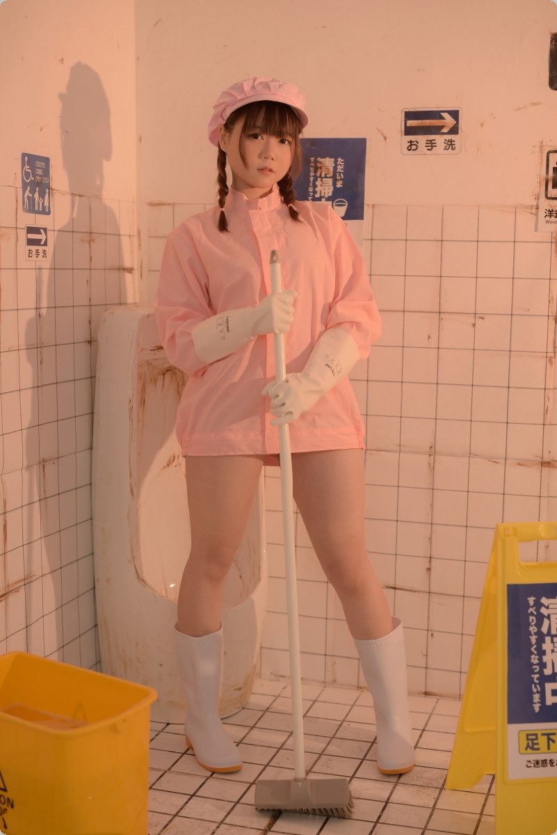 [Cos]きょう肉肉 - 男厕清扫员[71P] 2